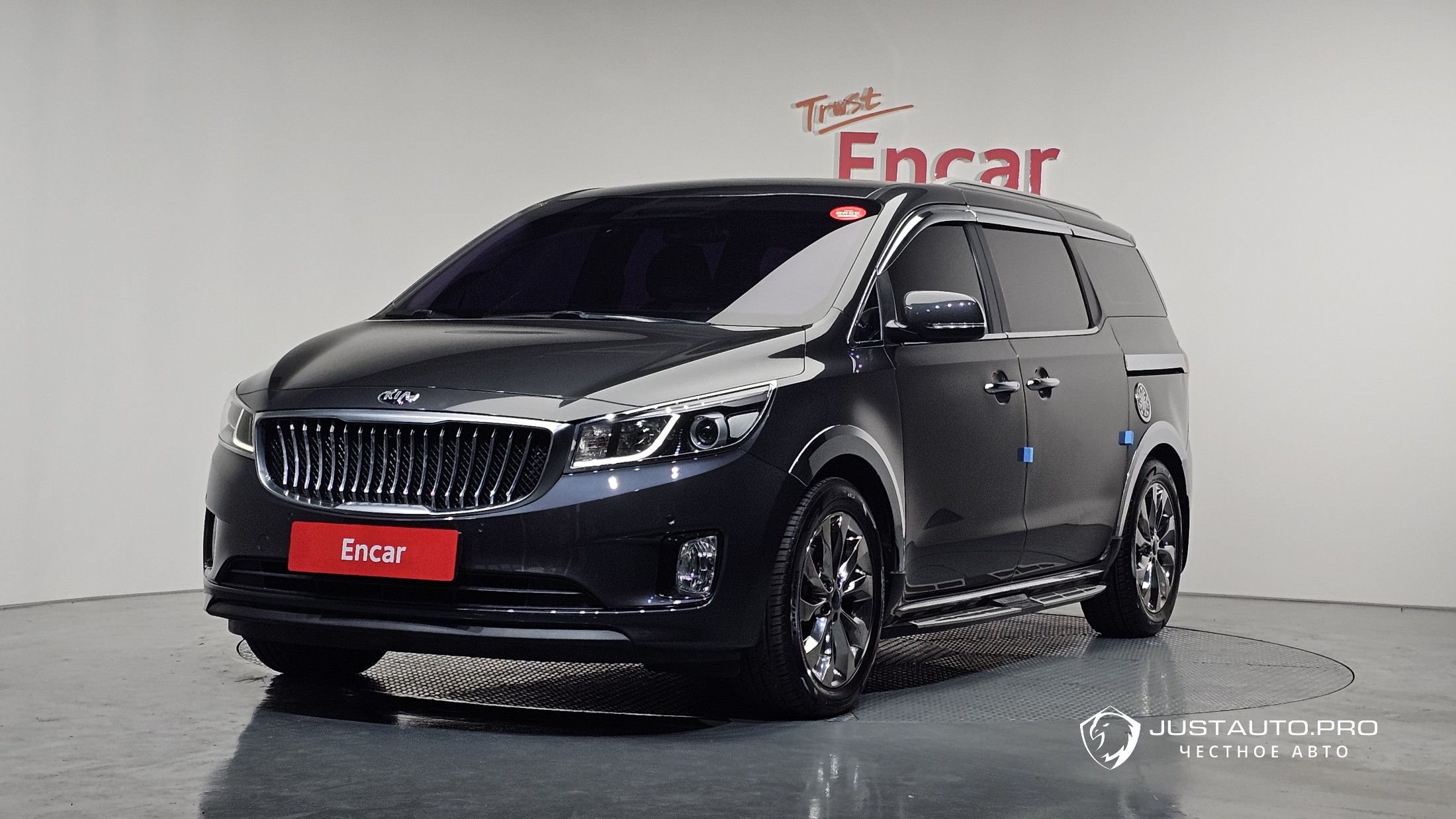 Автомобиль Kia Canival