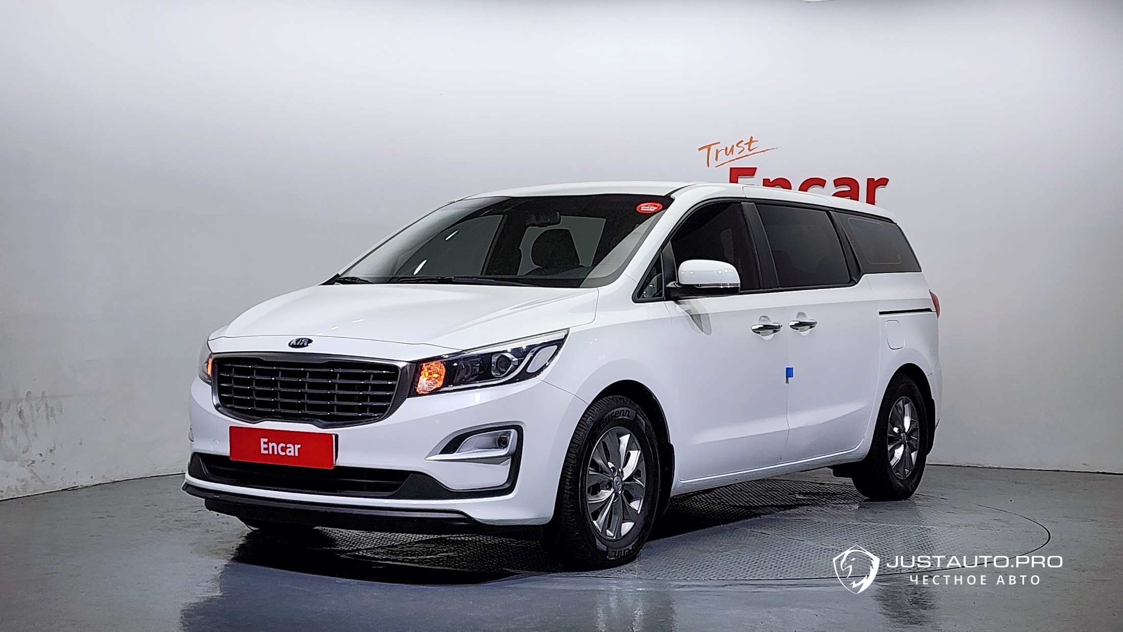 Автомобиль Kia Canival