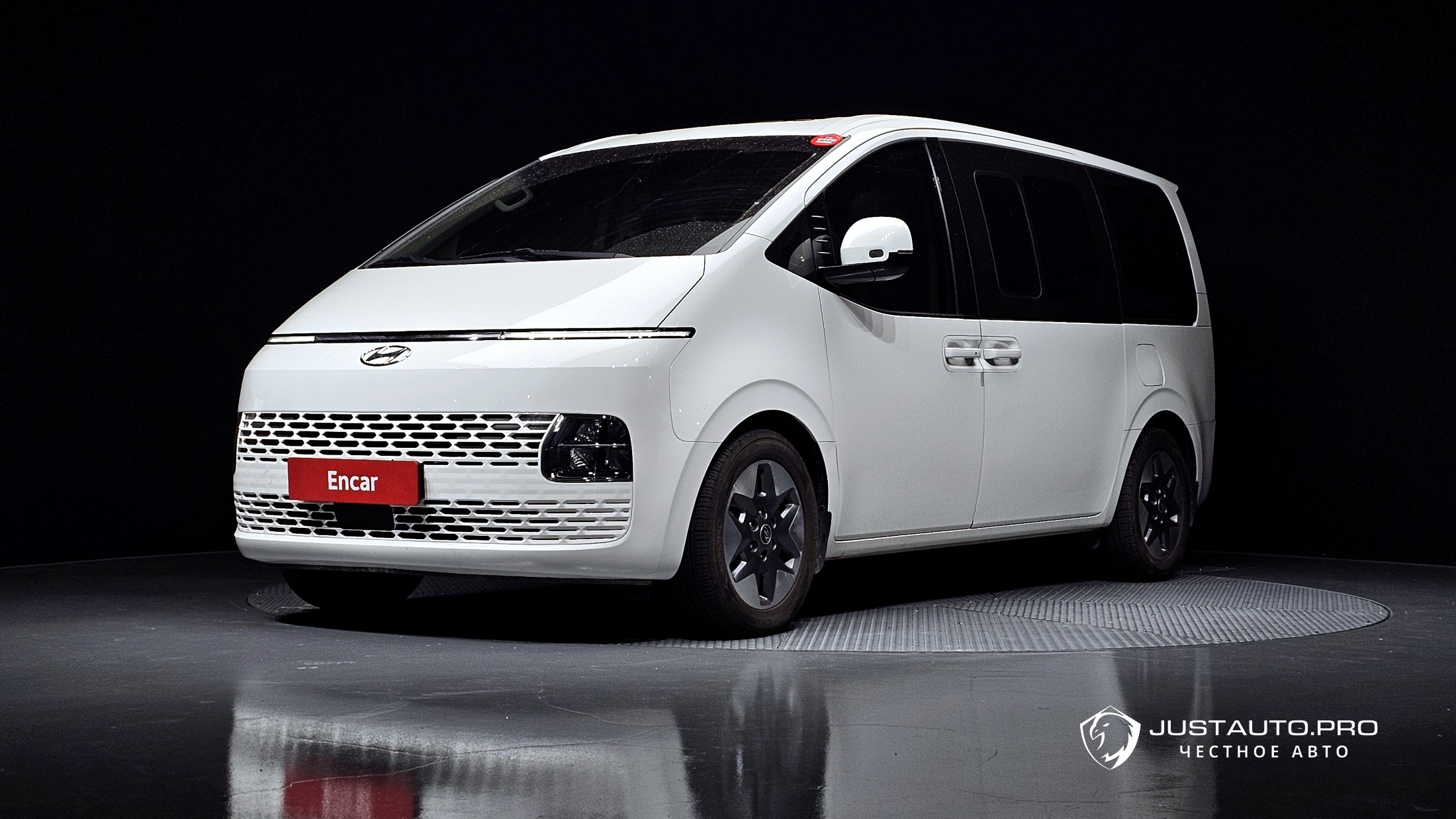 Автомобиль Hyundai Staria