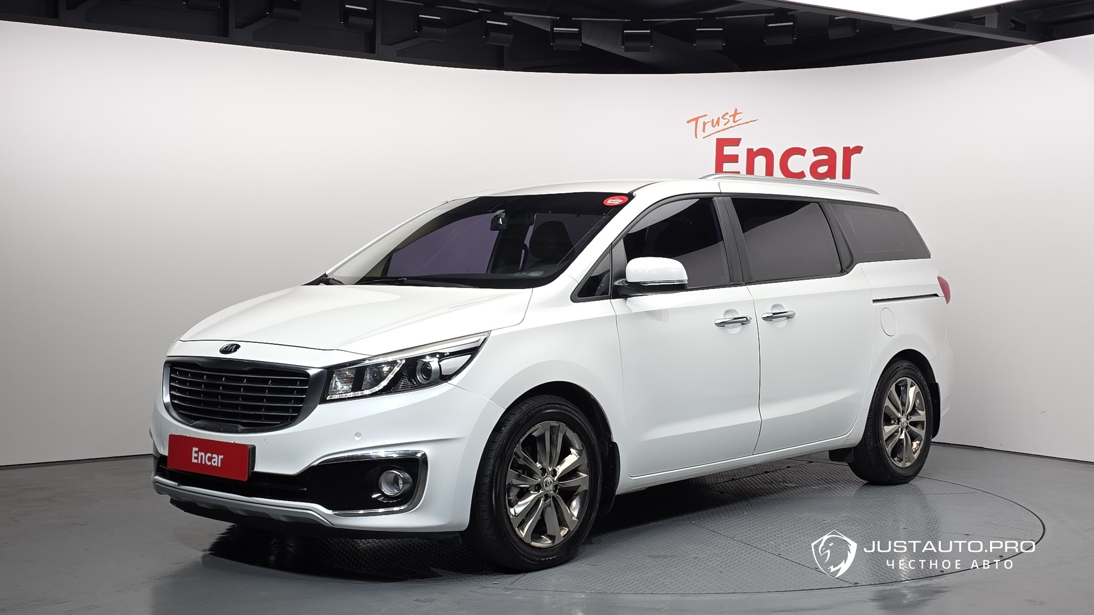 Автомобиль Kia Canival