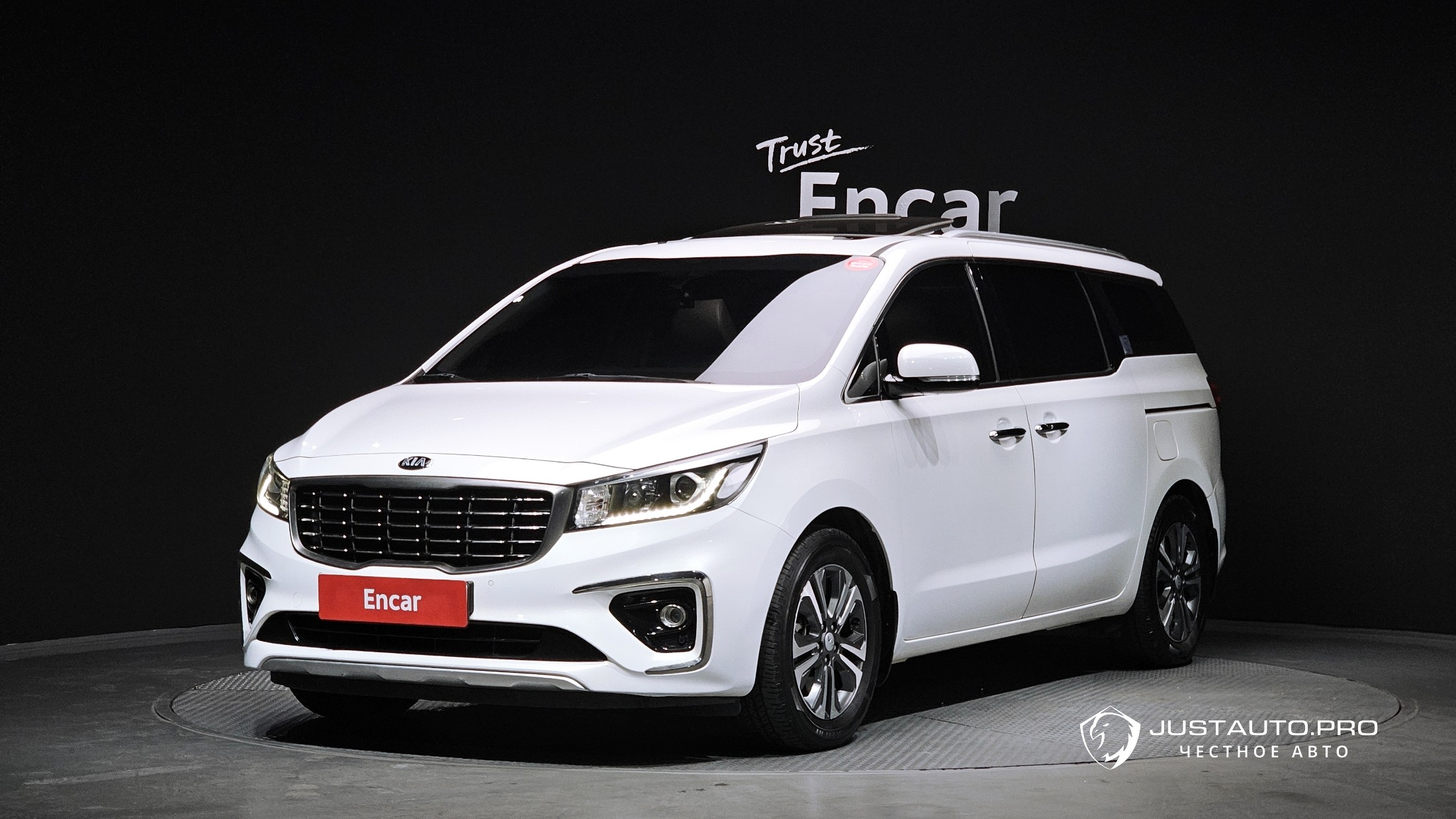 Автомобиль Kia Canival