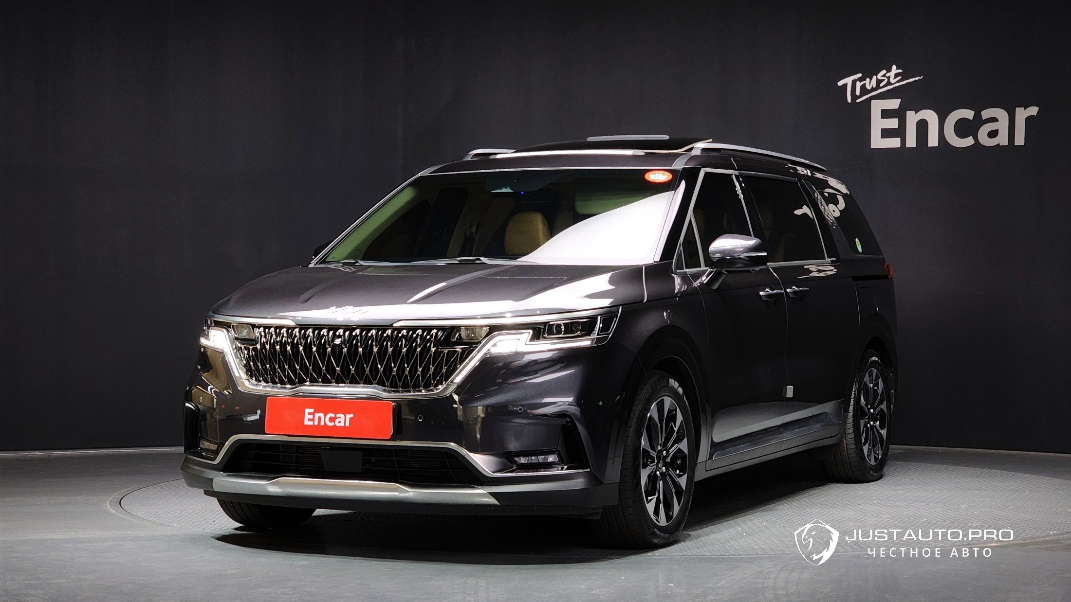 Автомобиль Kia Canival