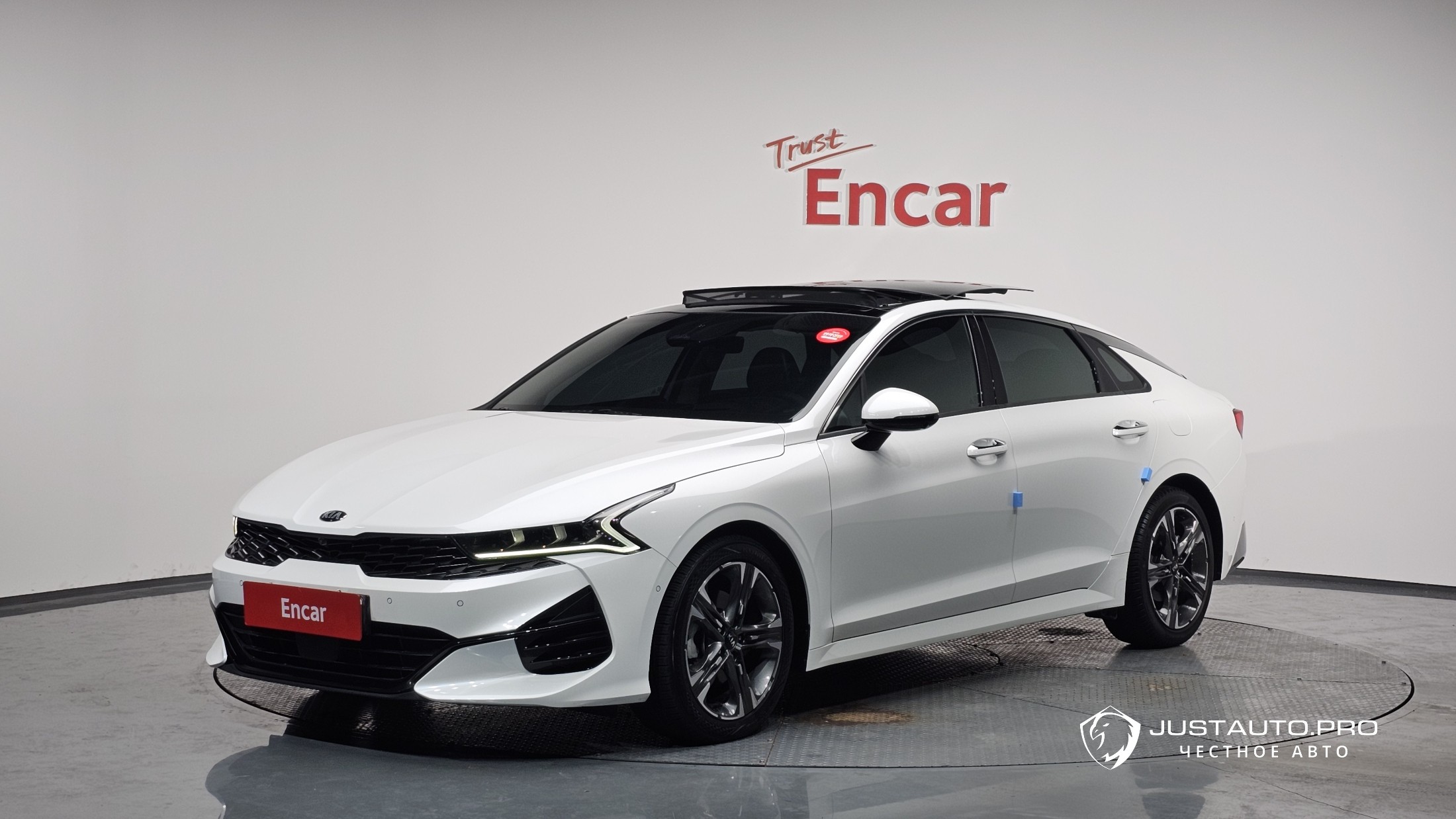 Автомобиль Kia K5