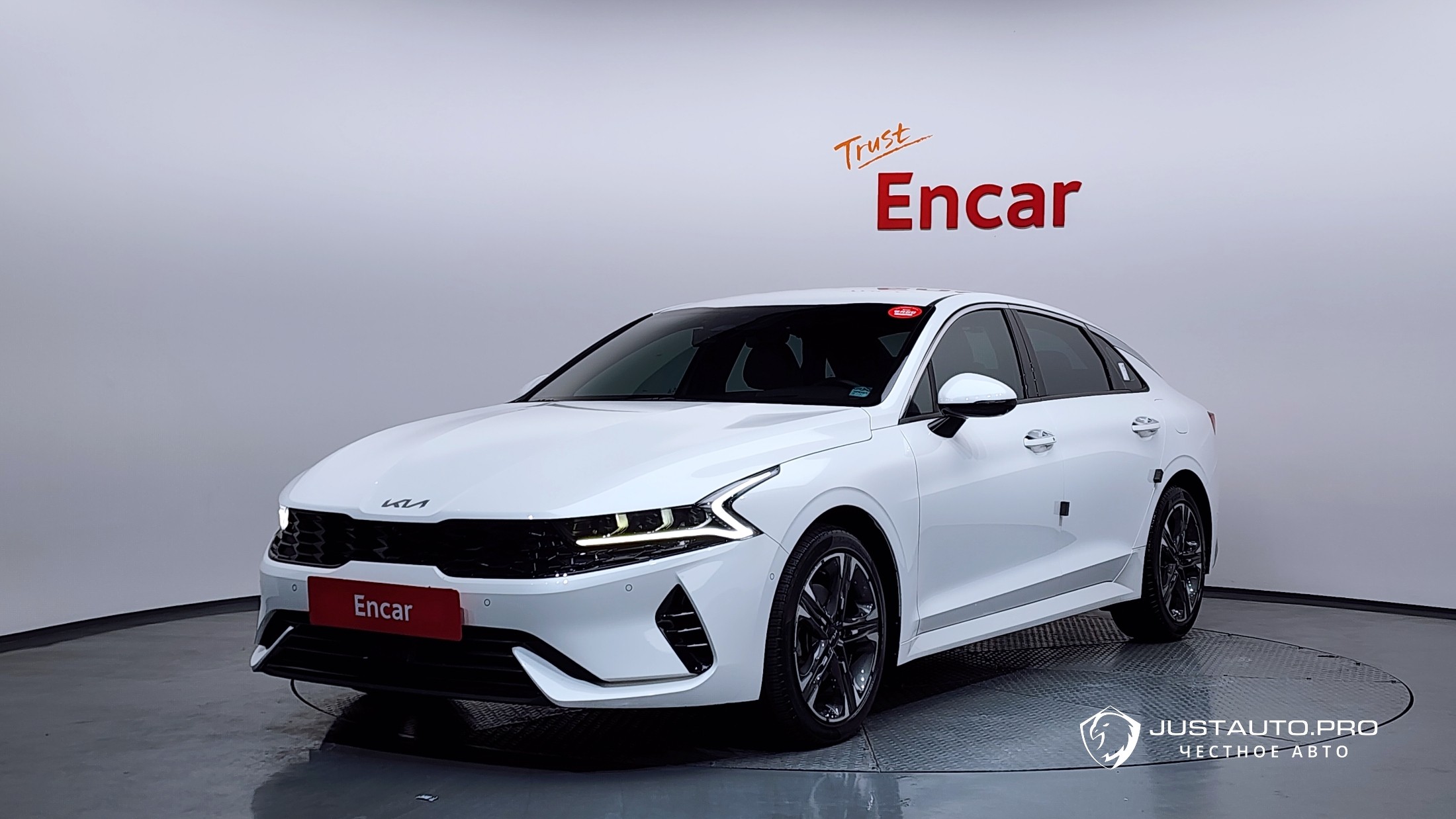 Автомобиль Kia K5