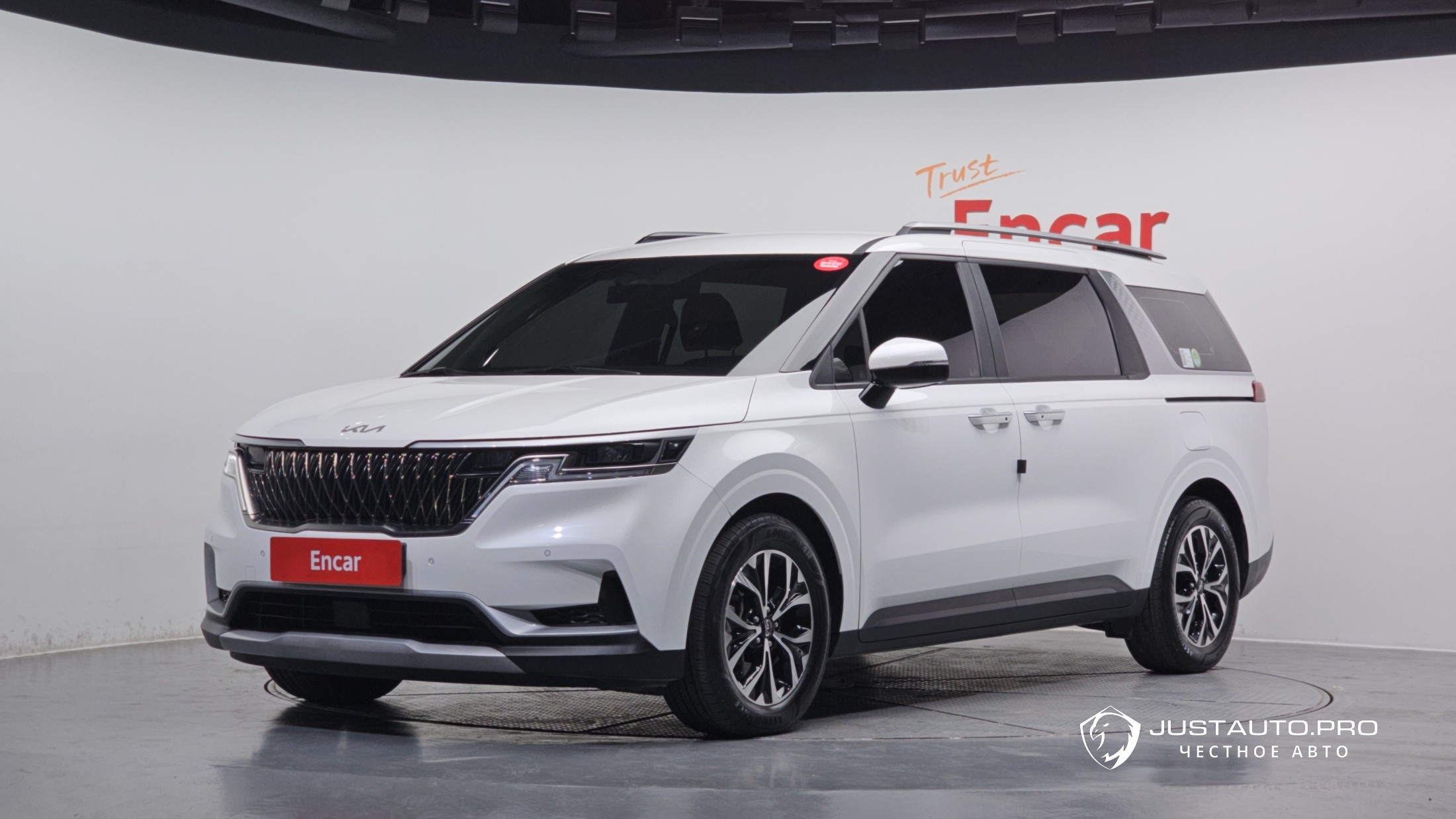 Автомобиль Kia Canival