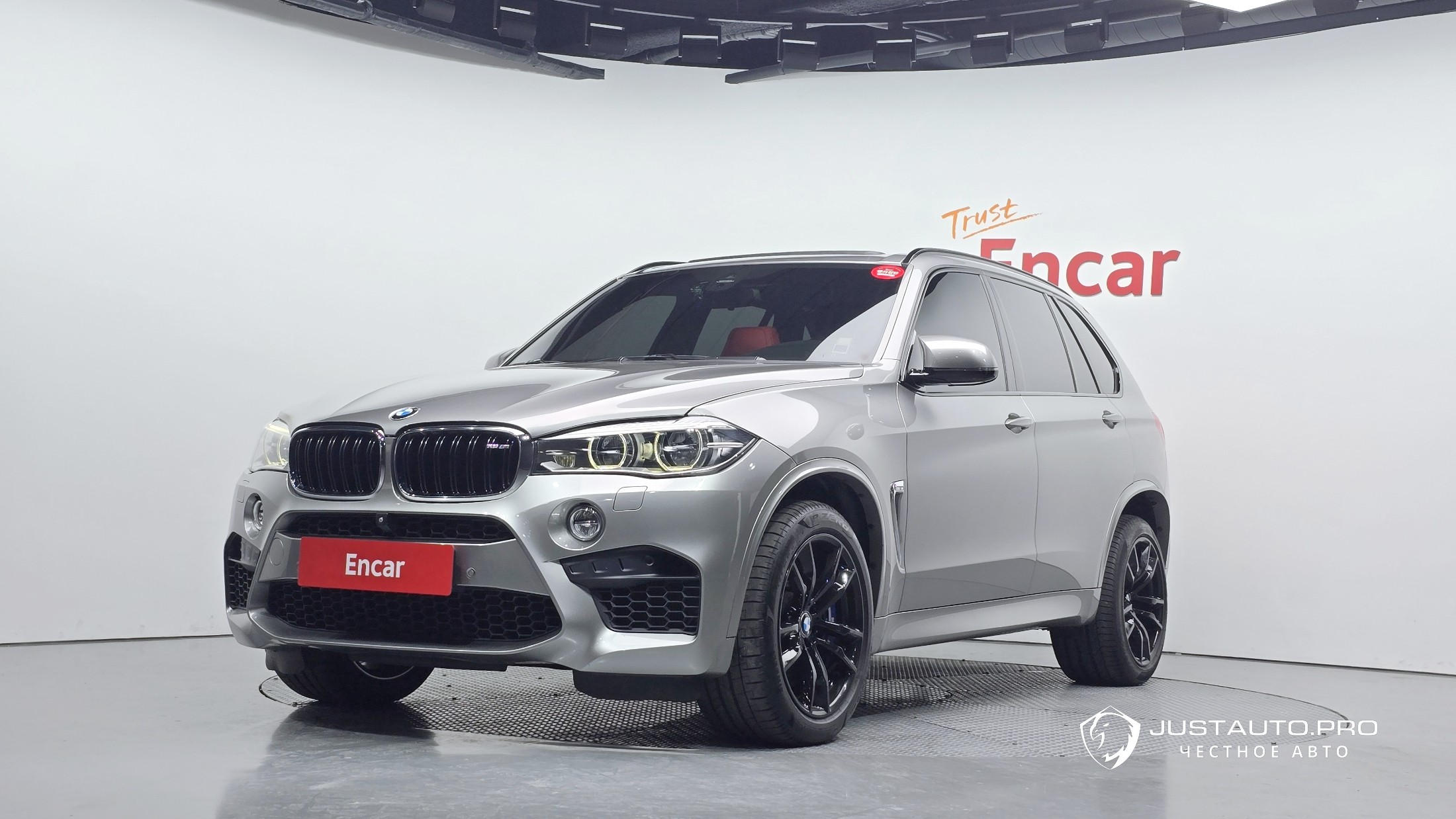 Автомобиль BMW X5M