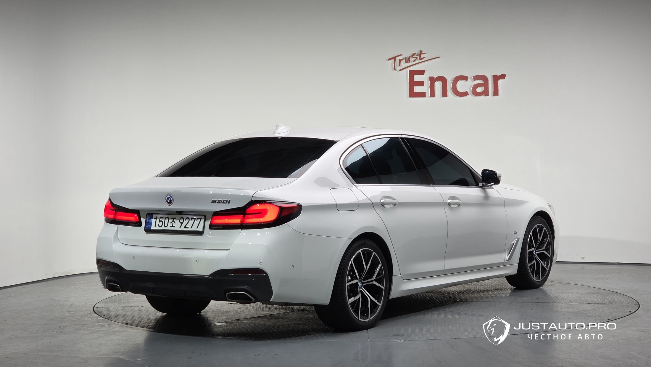 Автомобиль BMW 5-Series