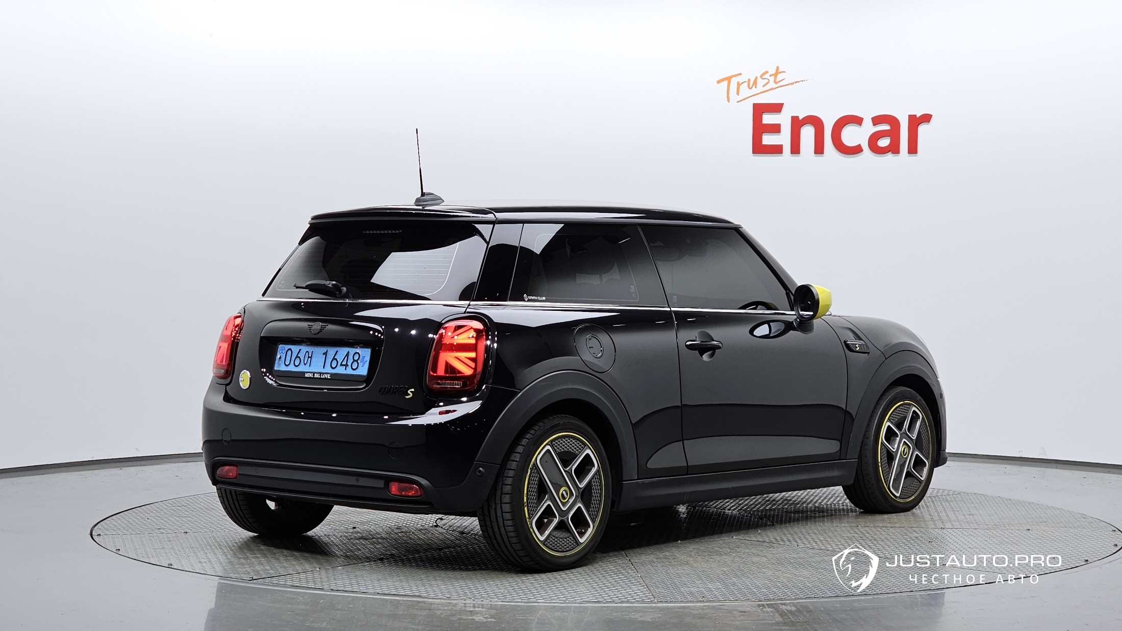 Автомобиль Mini Cooper