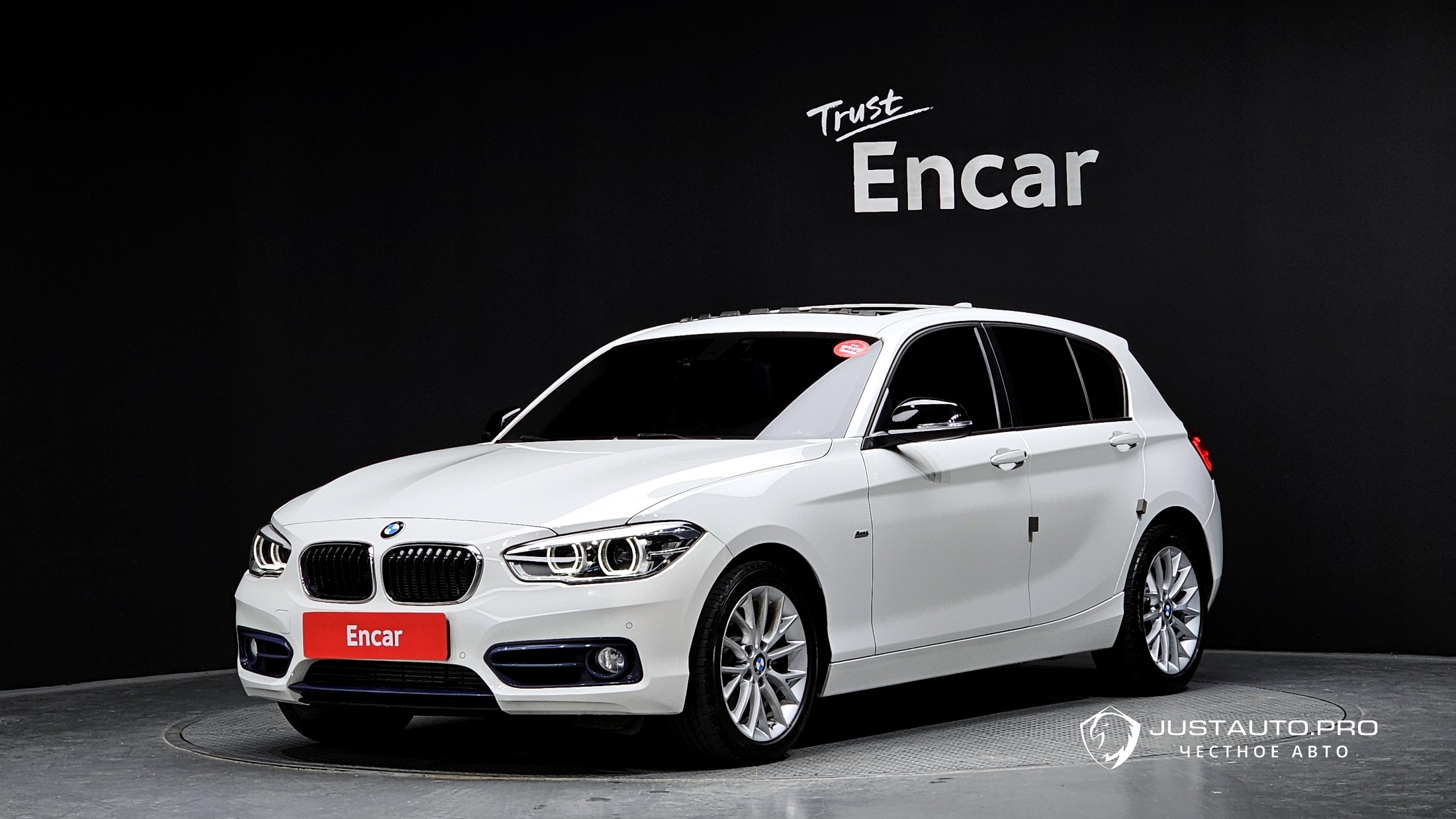 Автомобиль BMW 1-Series