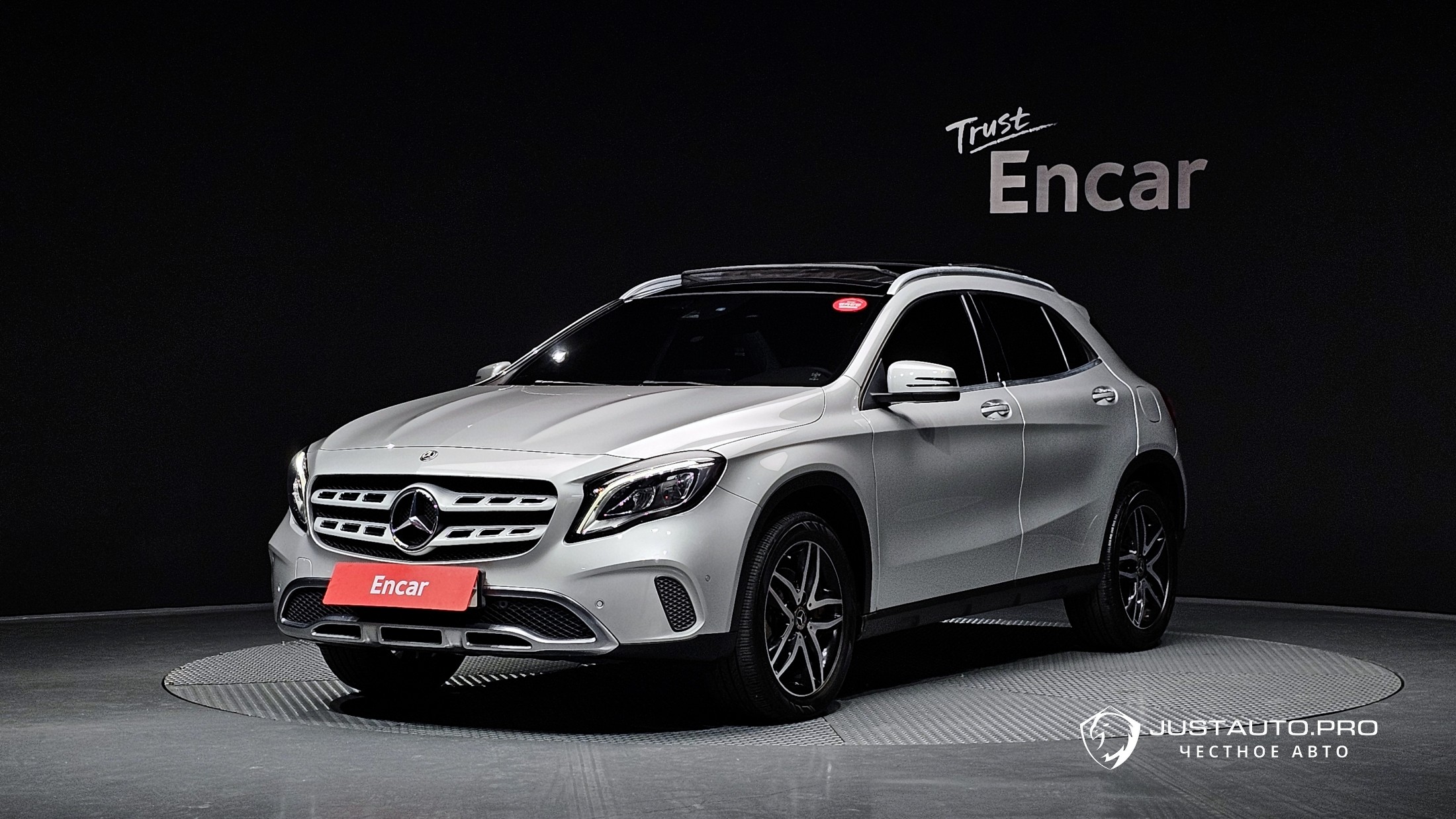 Автомобиль Mercedes-Benz GLA-Class