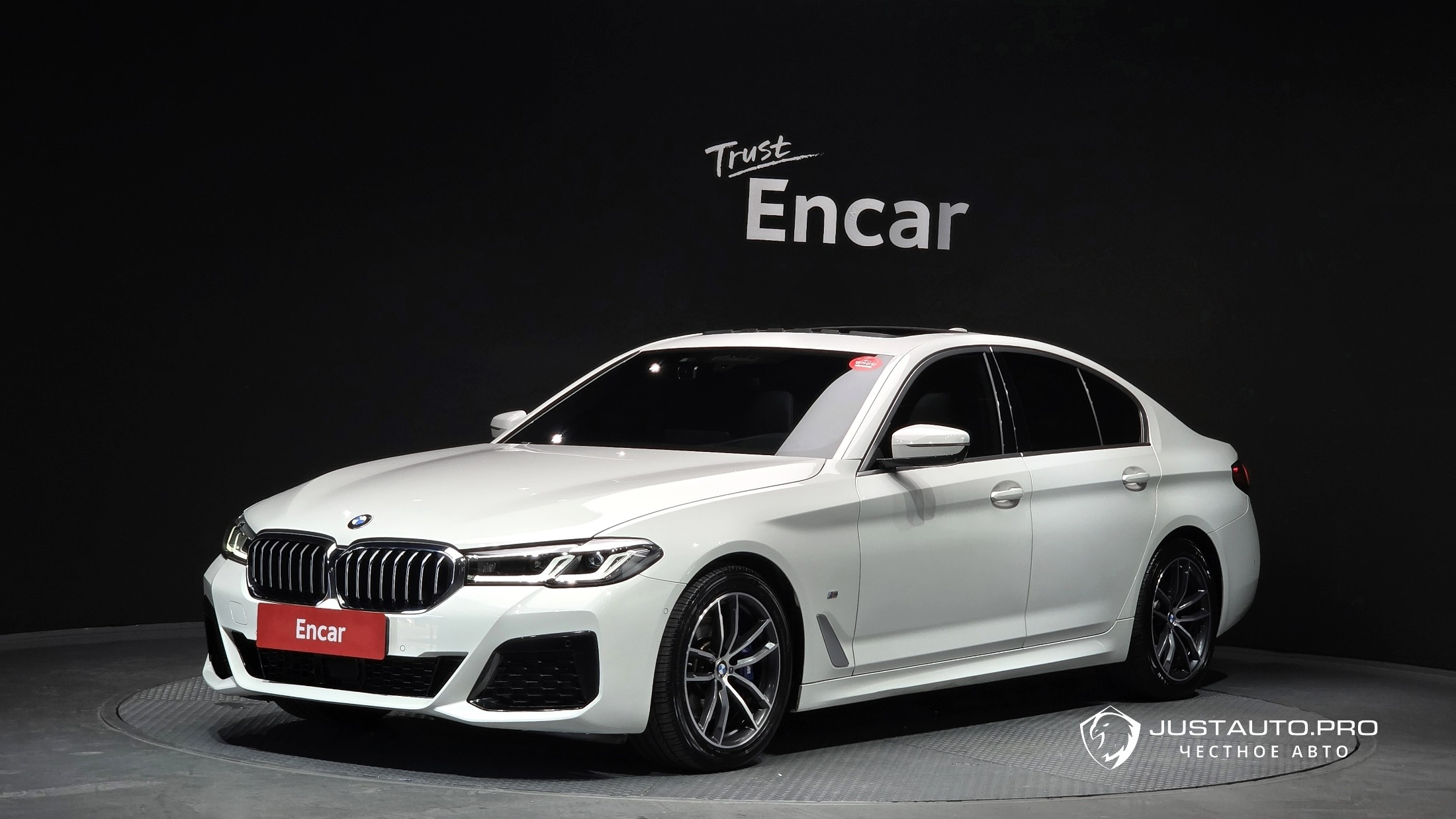 Автомобиль BMW 5-Series