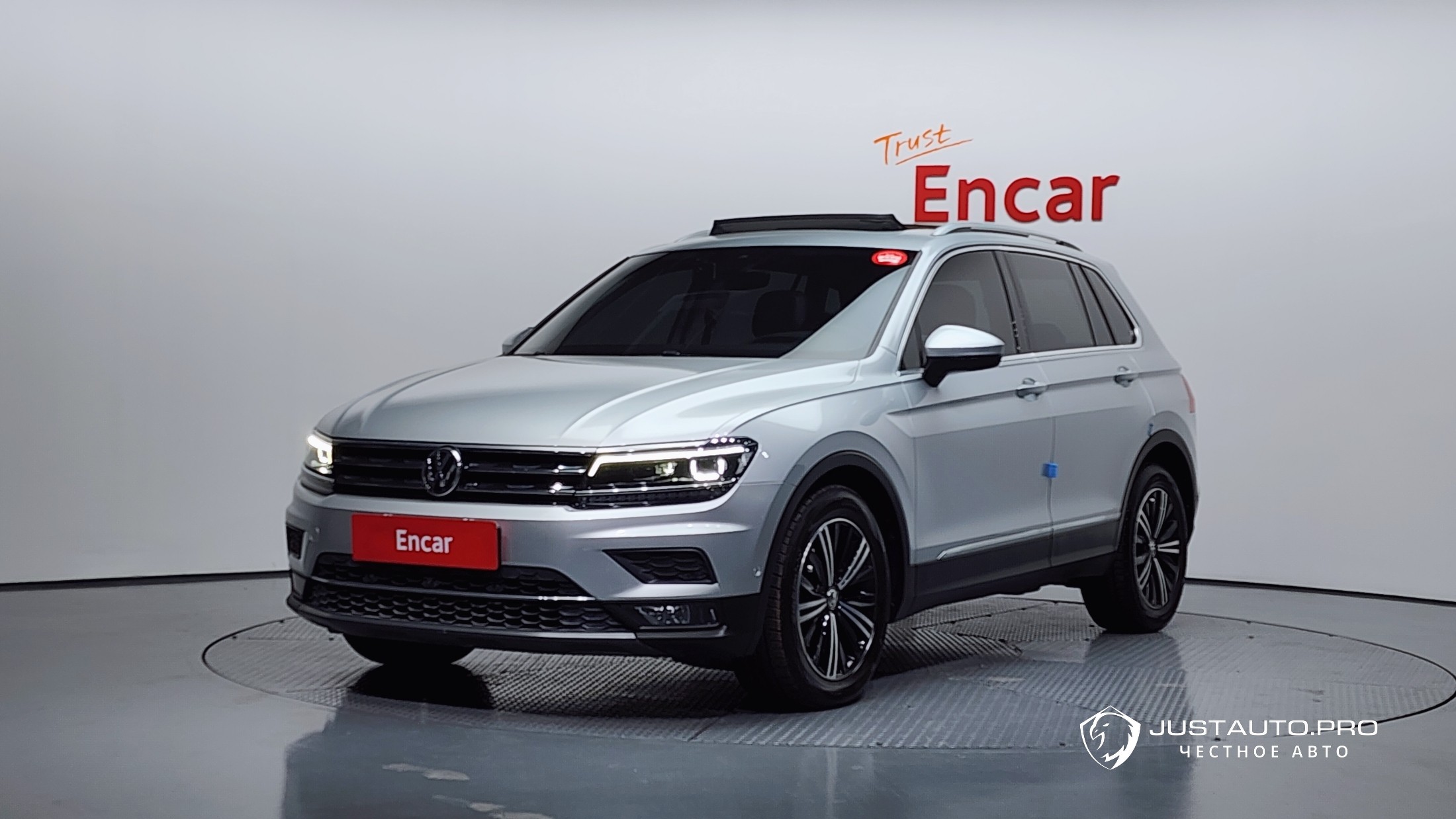 Автомобиль Volkswagen Tiguan