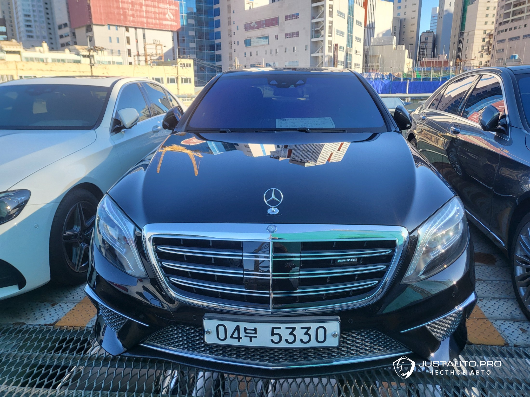 Автомобиль Mercedes-Benz S-Class