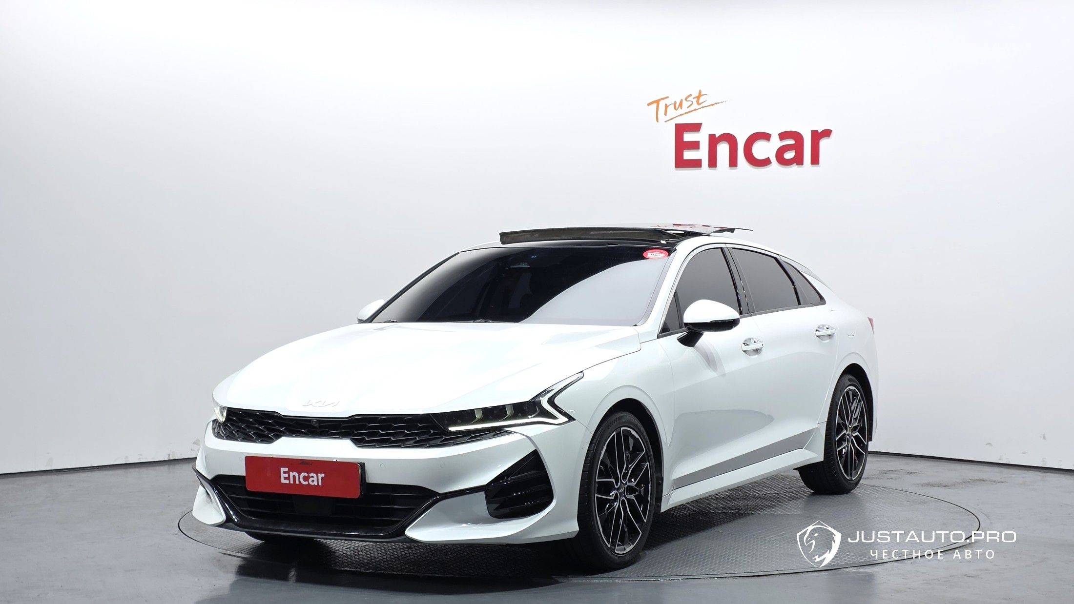 Автомобиль Kia K5