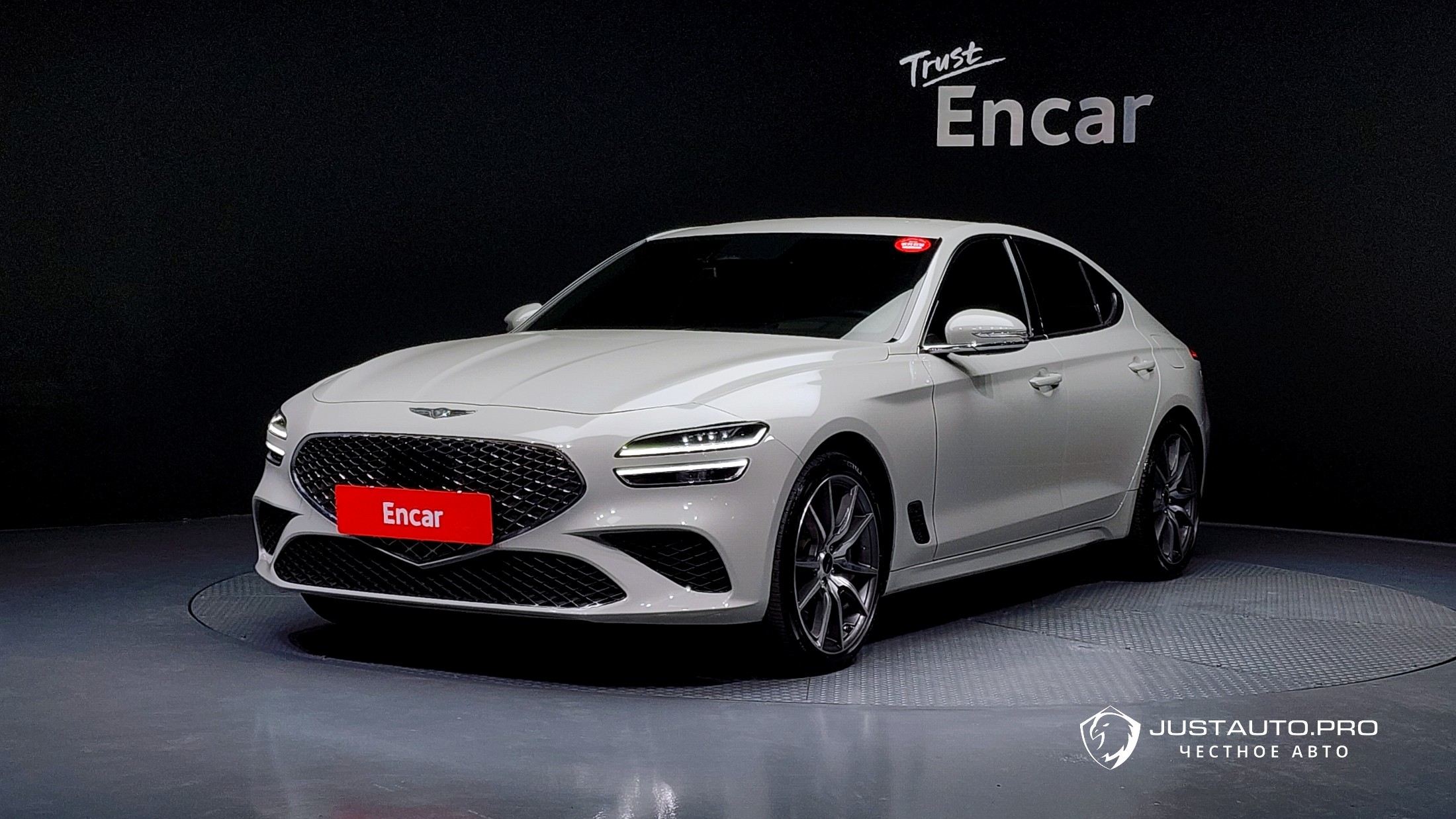 Автомобиль Genesis G70