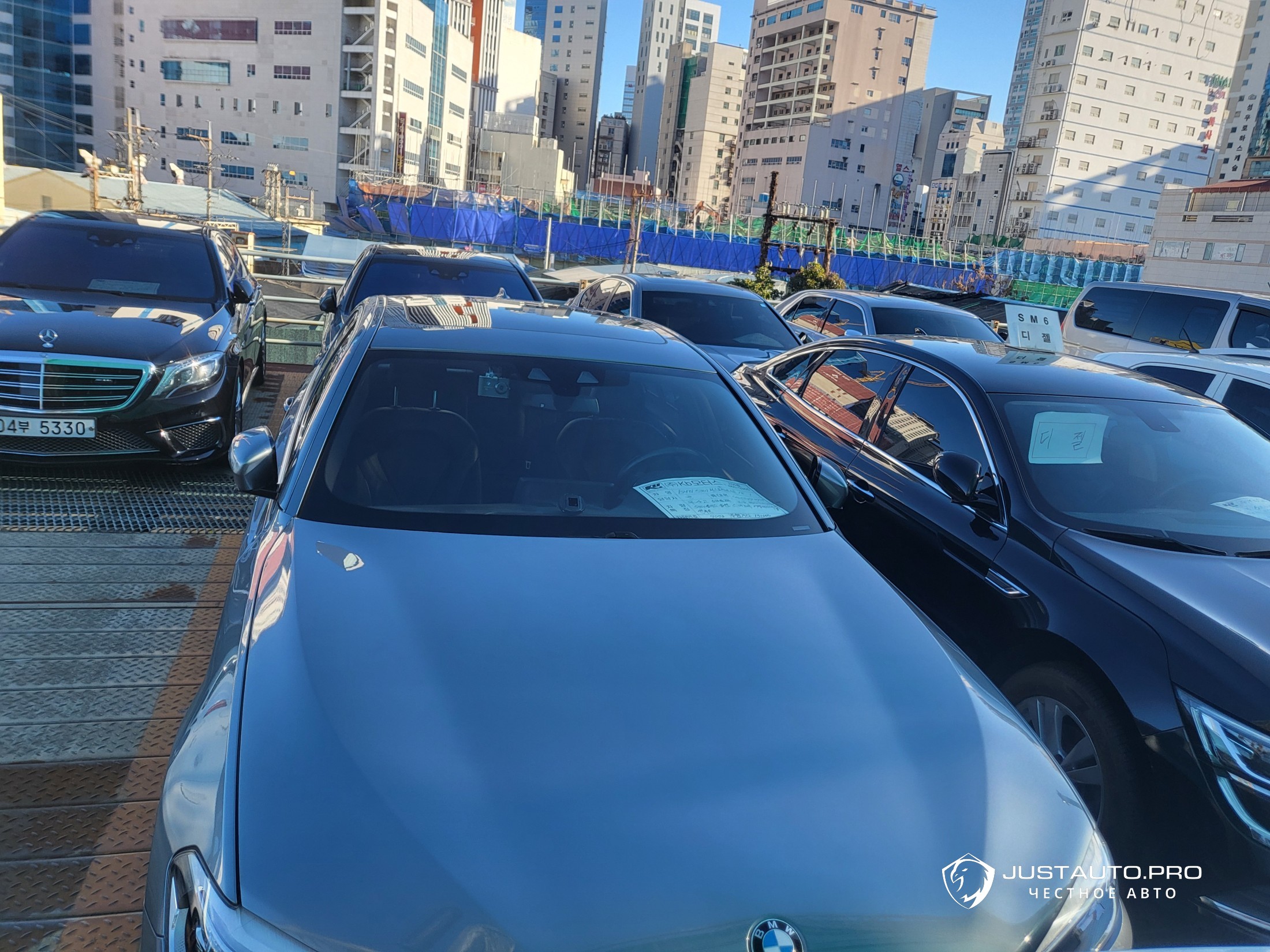 Автомобиль BMW 5-Series