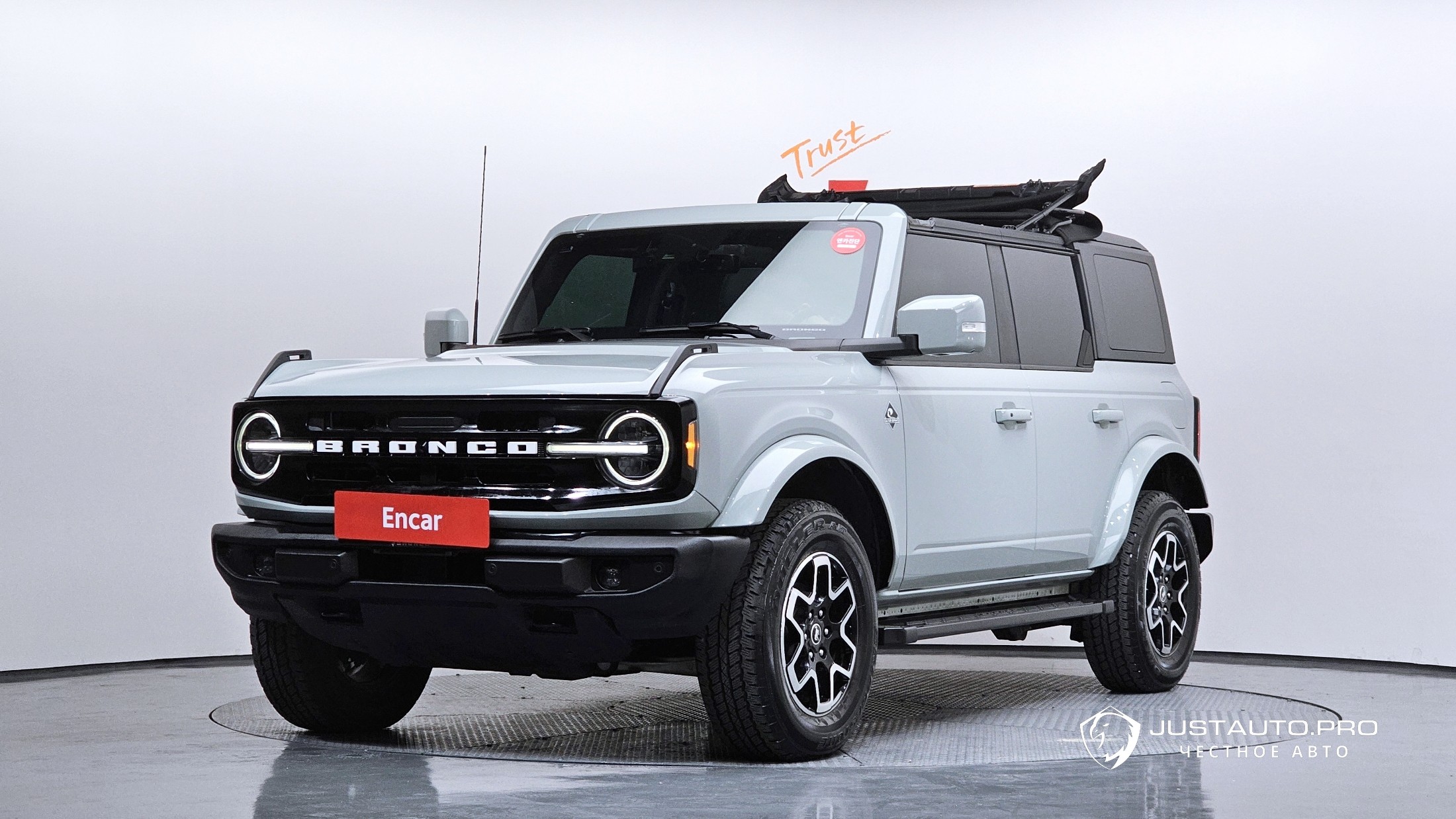 Автомобиль Ford Bronco