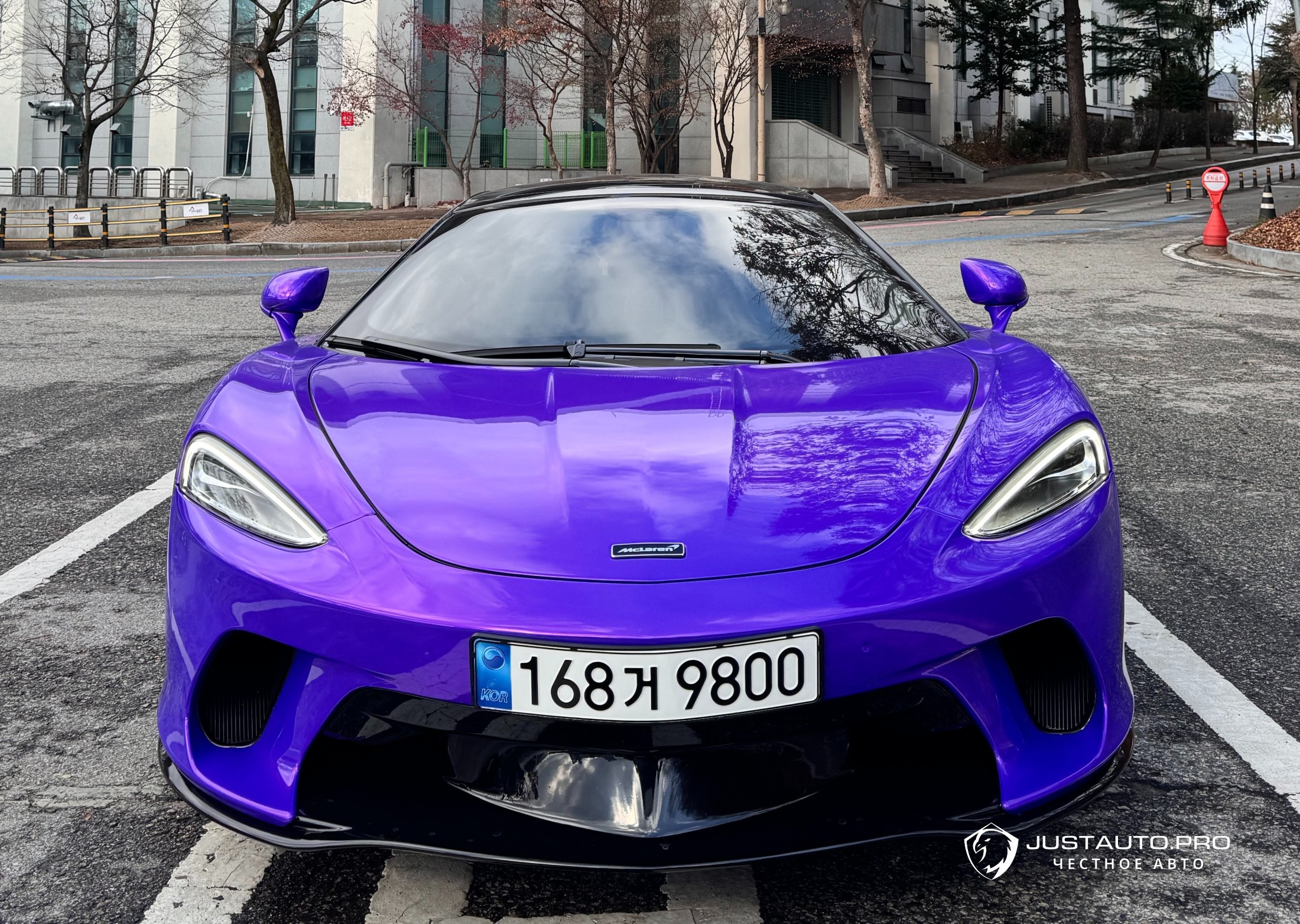 Автомобиль Mclaren GT