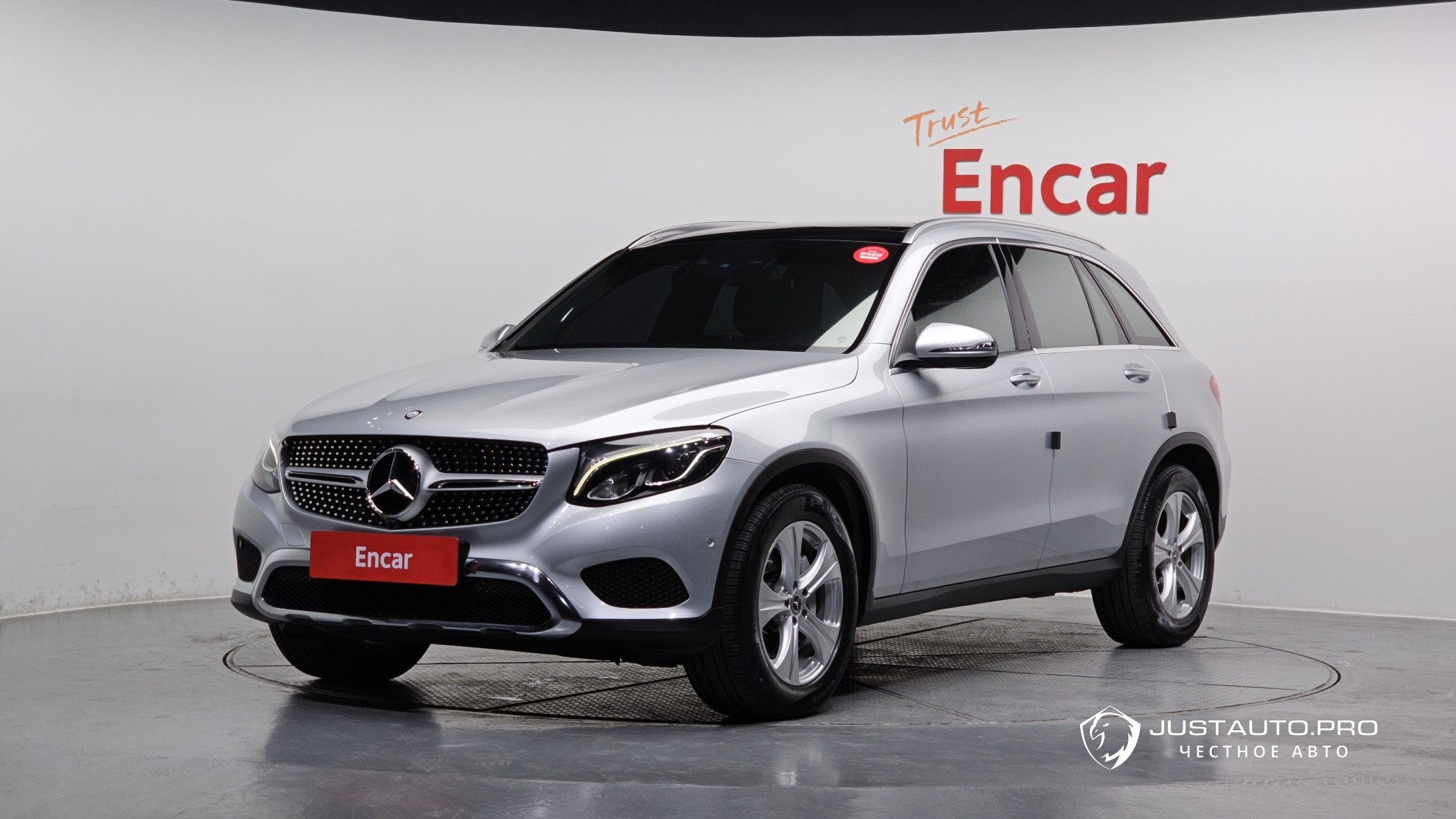 Автомобиль Mercedes-Benz GLC-Class