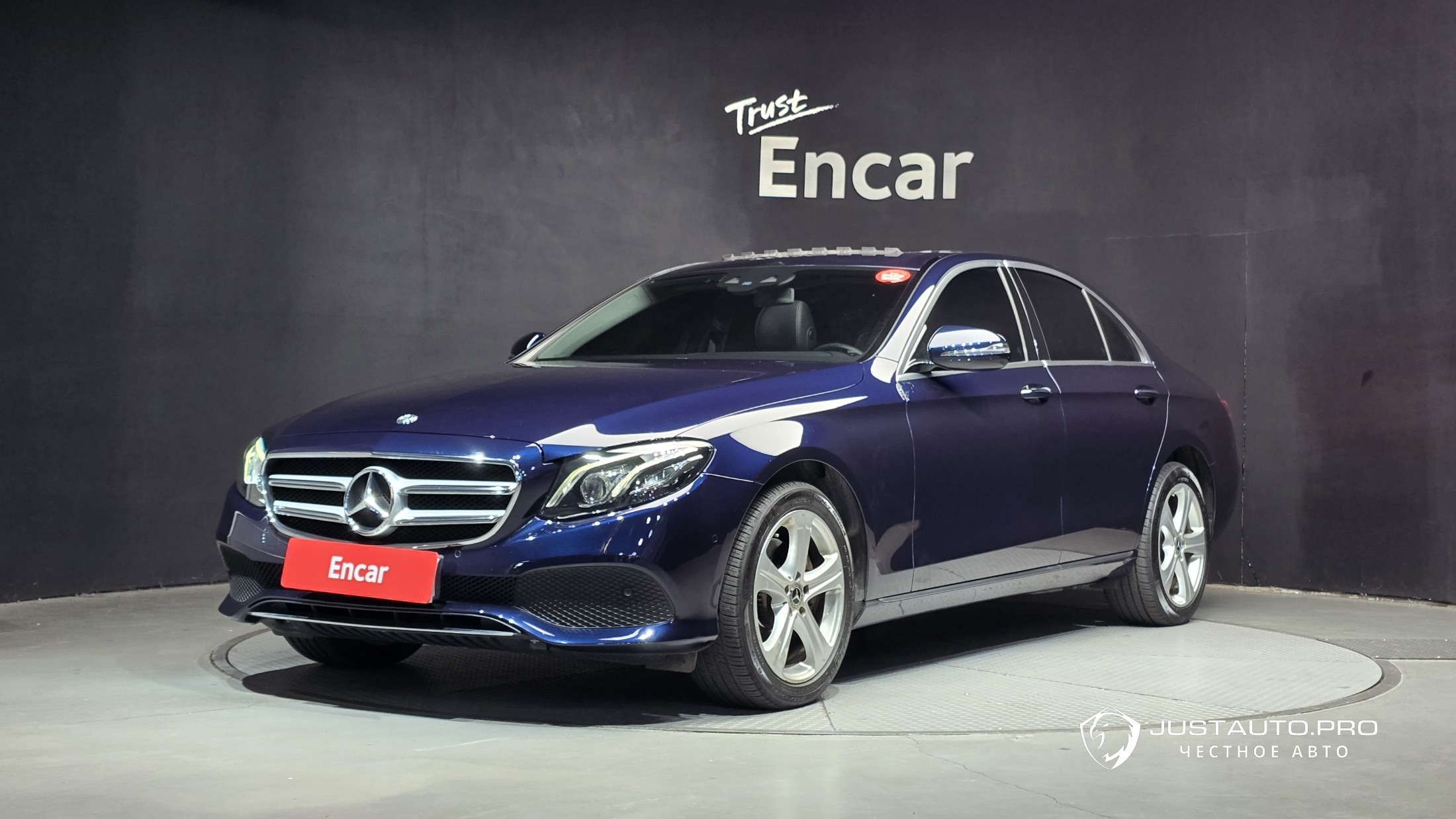Автомобиль Mercedes-Benz E-Class