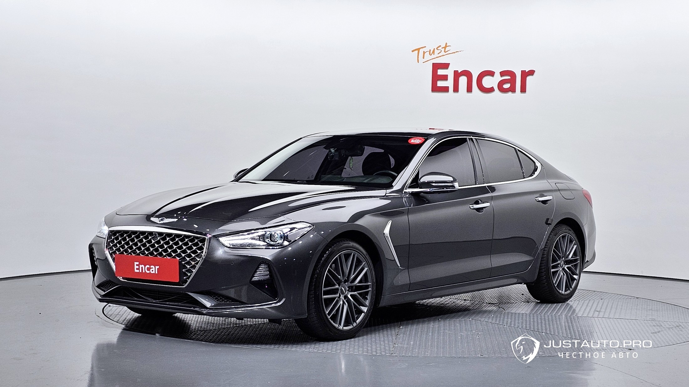 Автомобиль Genesis G70