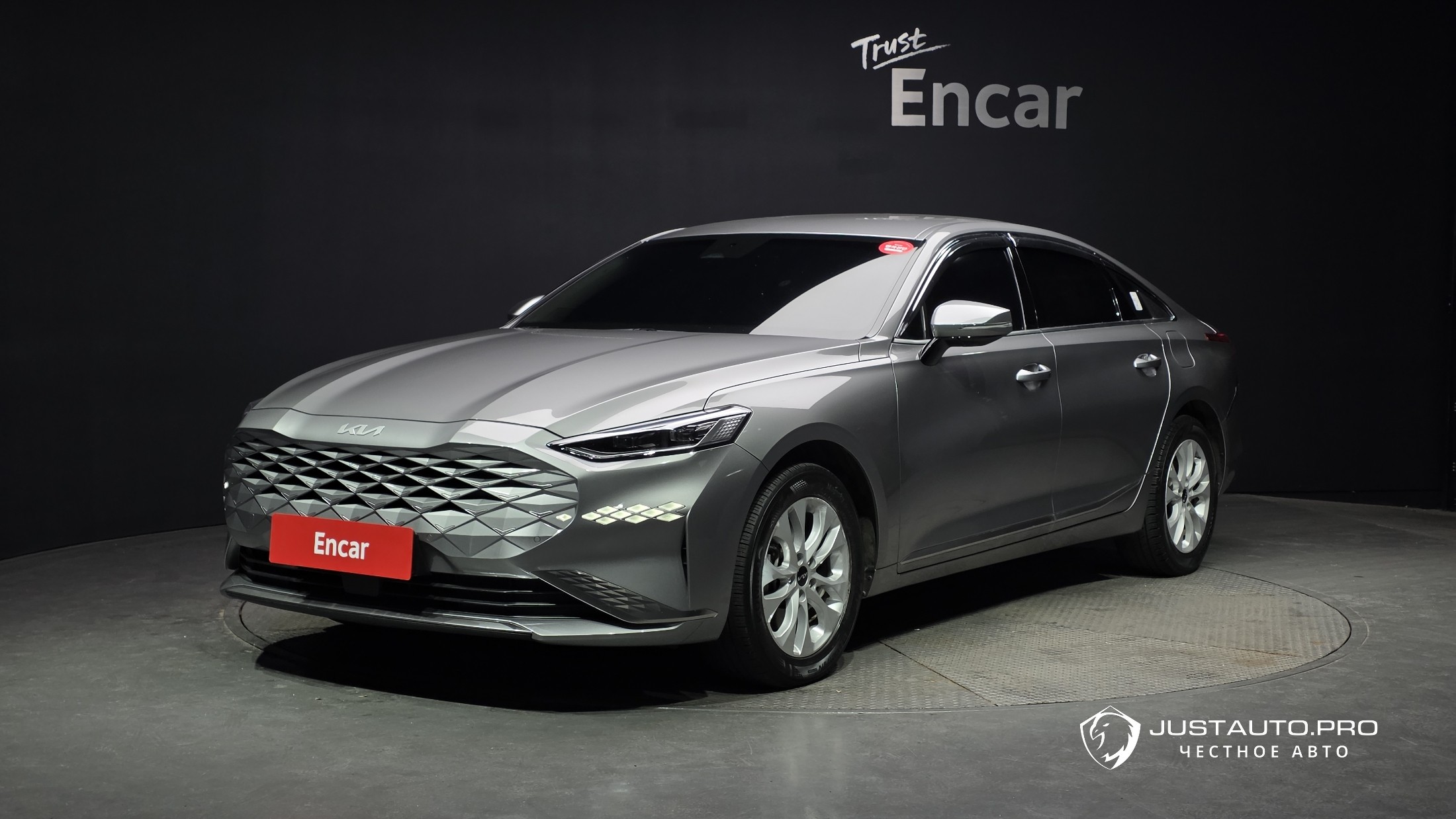 Автомобиль Kia K8