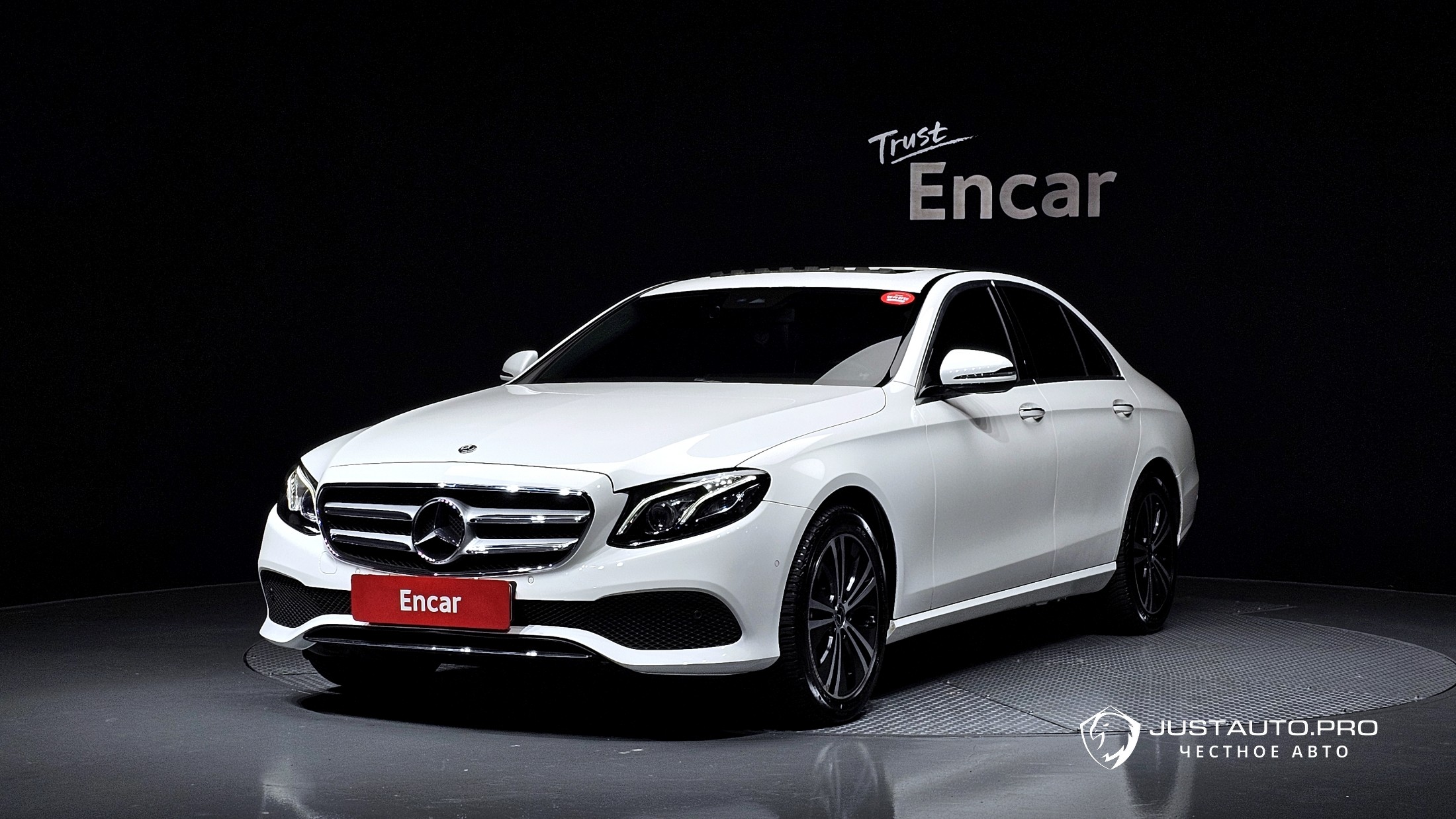 Автомобиль Mercedes-Benz E-Class