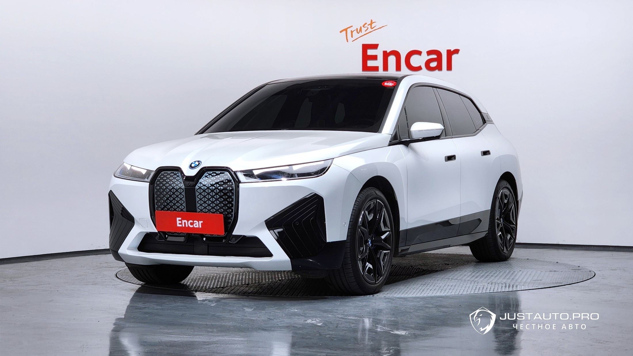 Автомобиль BMW iX