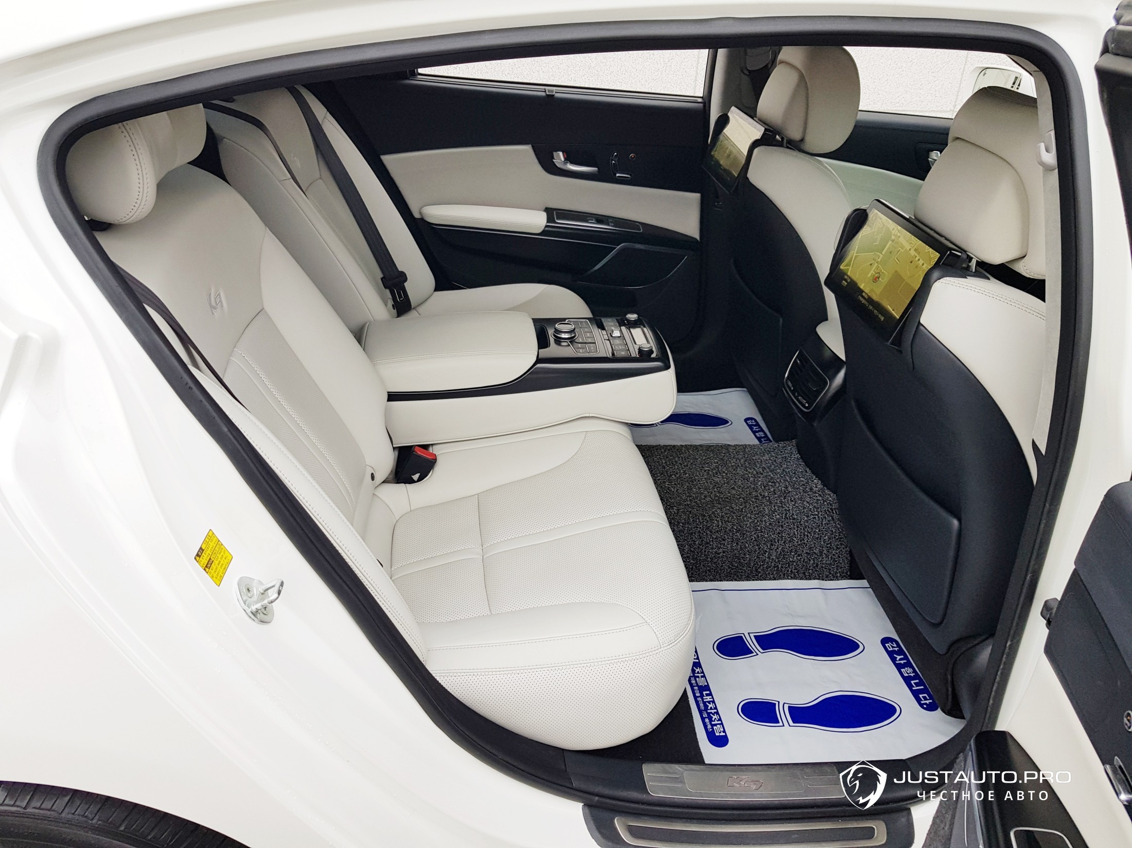 Автомобиль Kia K9