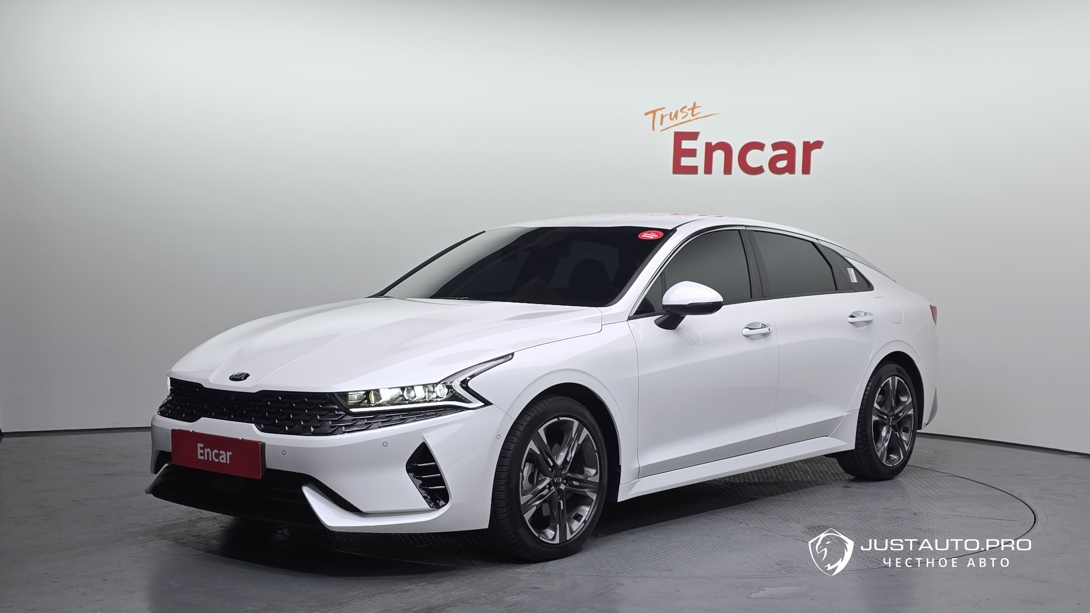 Автомобиль Kia K5