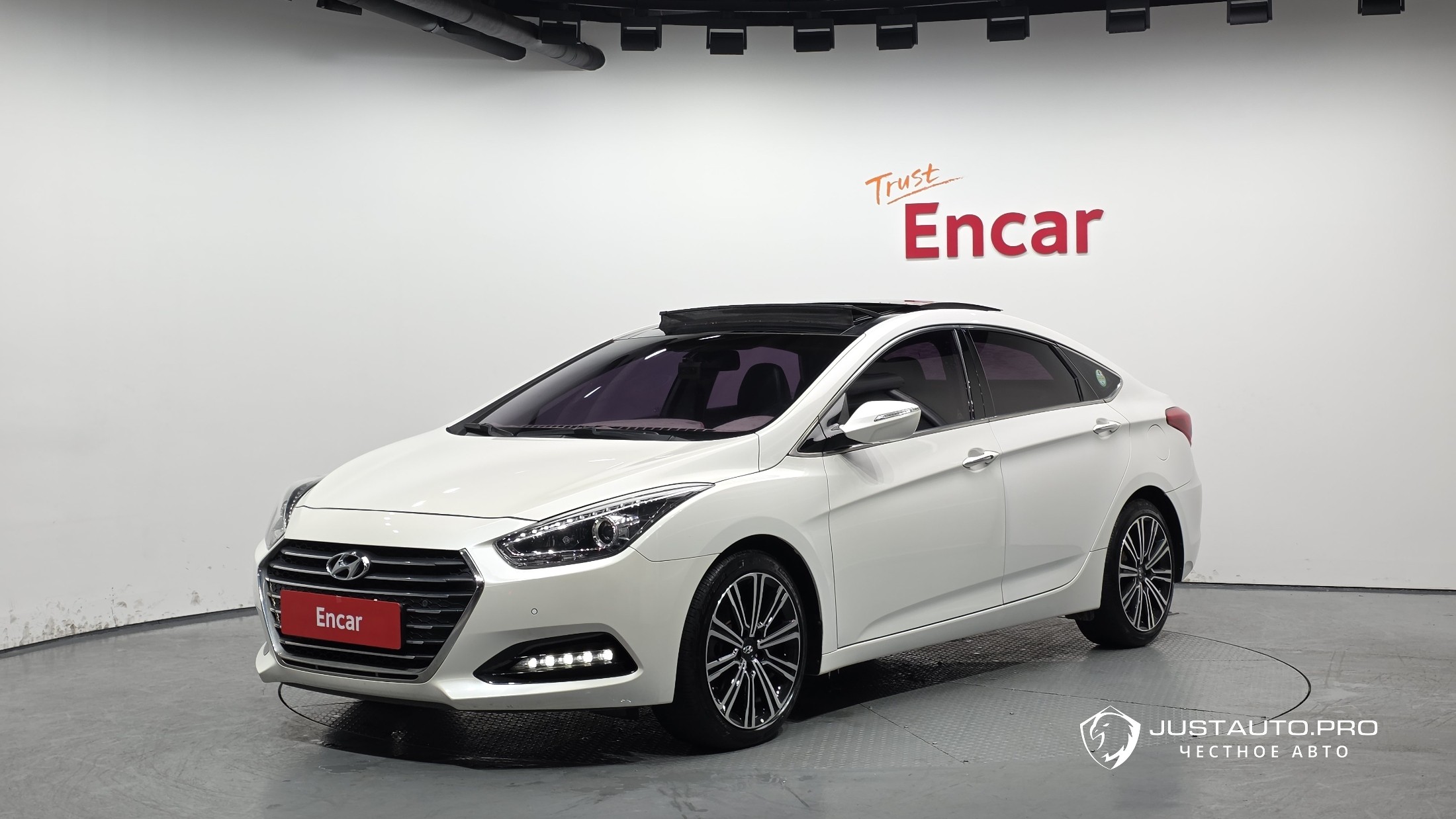 Автомобиль Hyundai i40