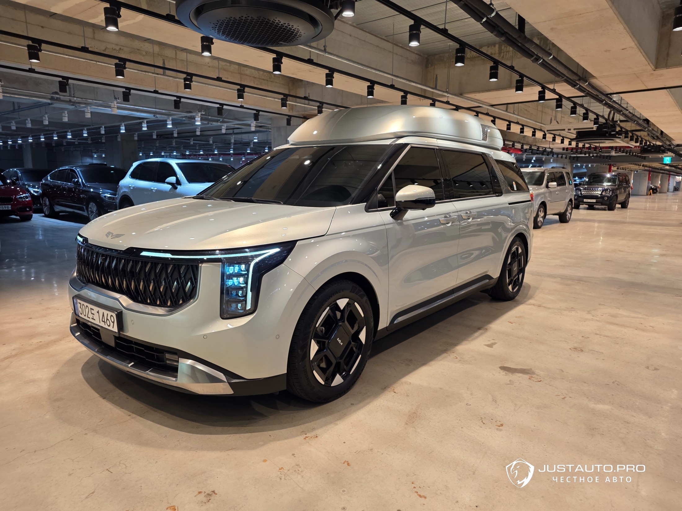 Автомобиль Kia Canival