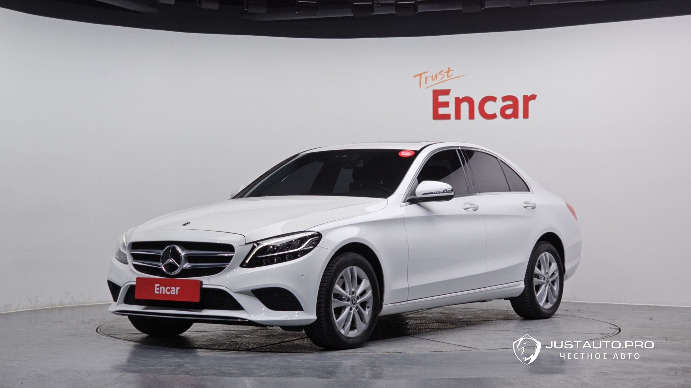 Автомобиль Mercedes-Benz C-Class