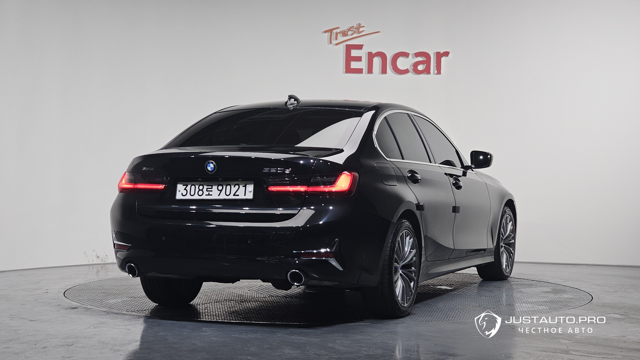 Автомобиль BMW 3-Series