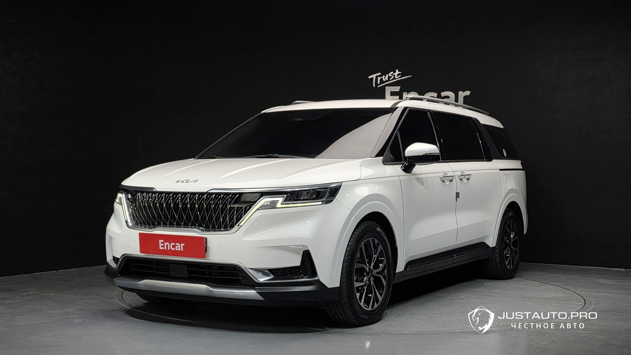 Автомобиль Kia Canival