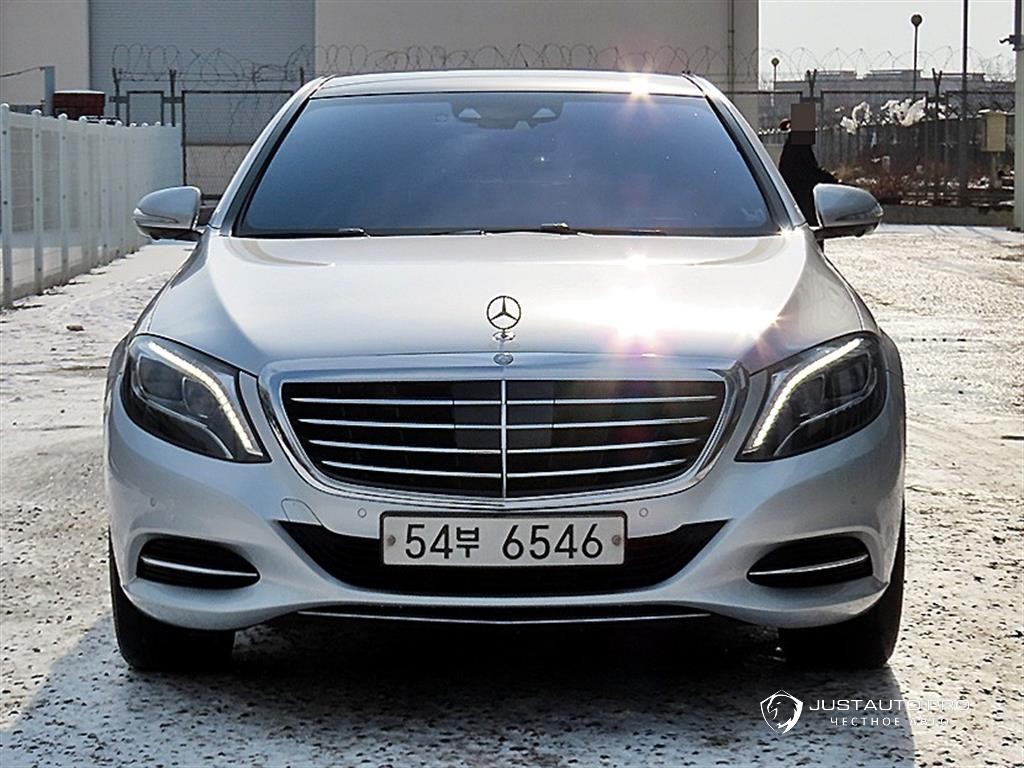 Автомобиль Mercedes-Benz S-Class