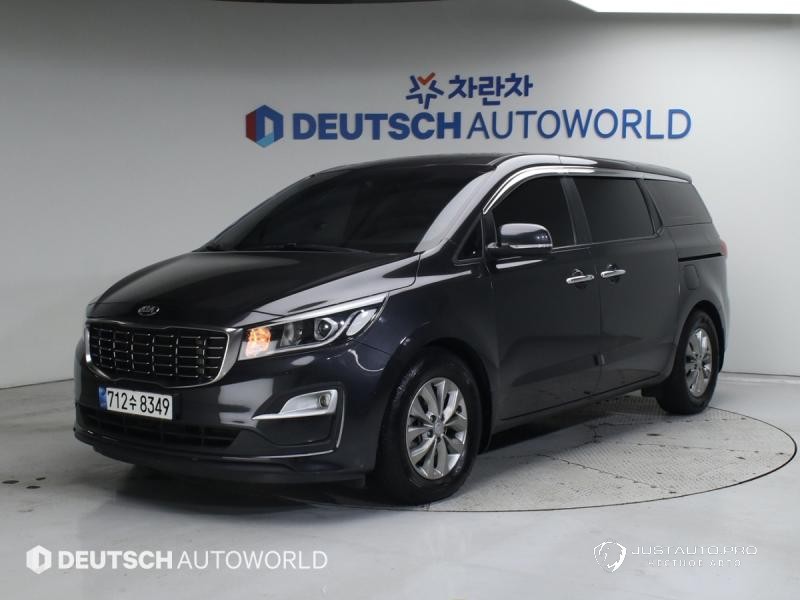 Автомобиль Kia Canival