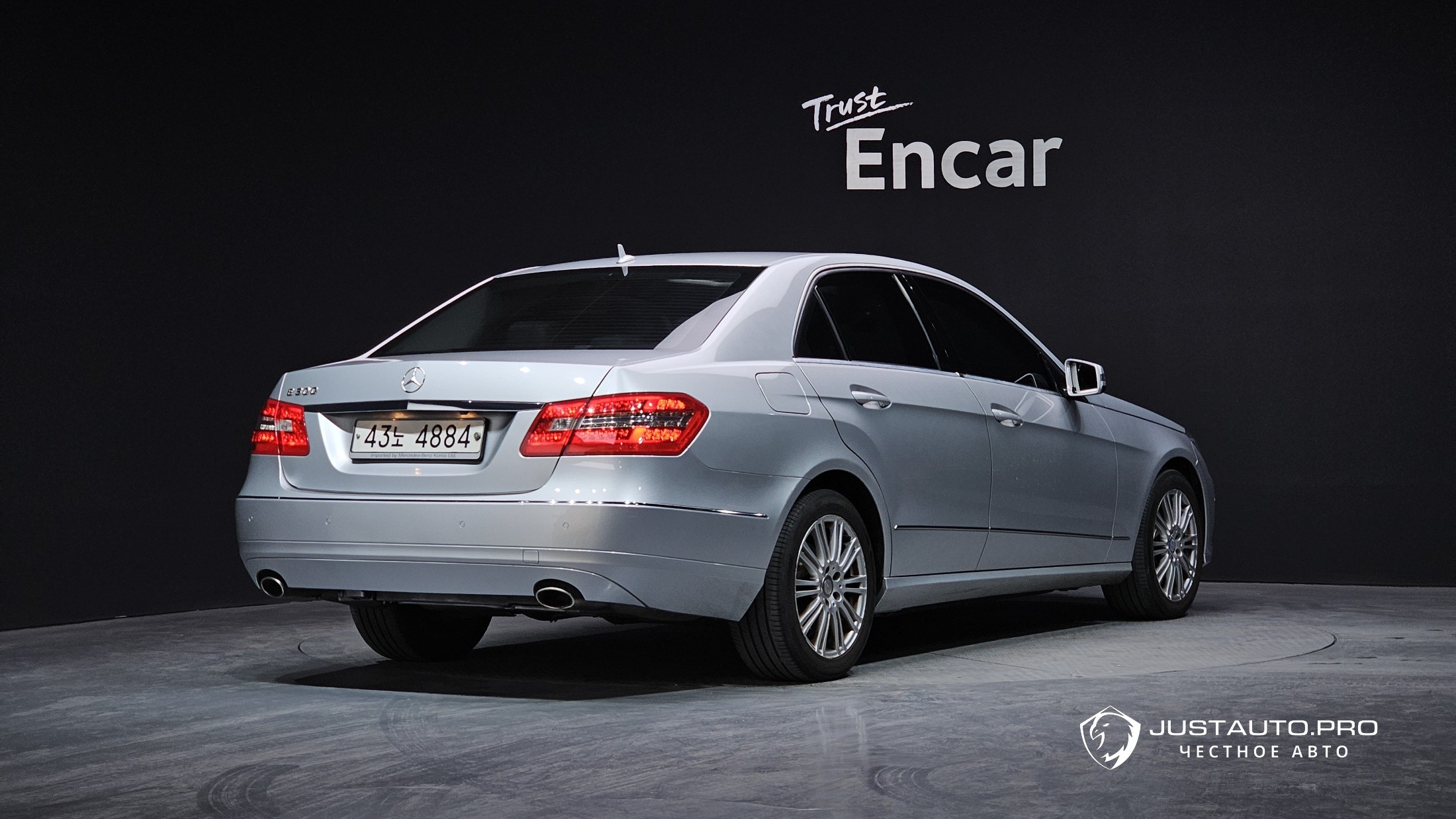 Автомобиль Mercedes-Benz E-Class