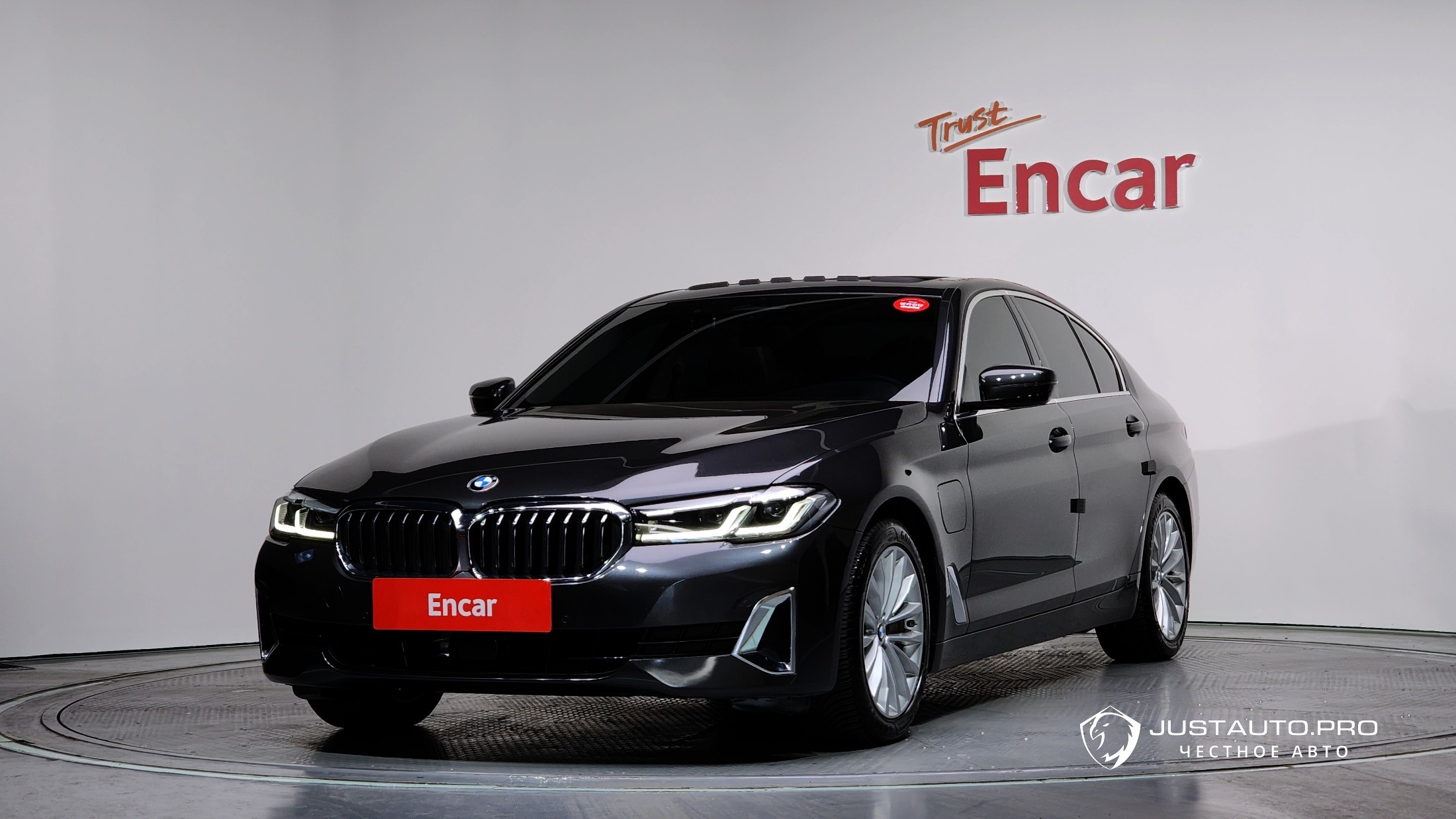 Автомобиль BMW 5-Series