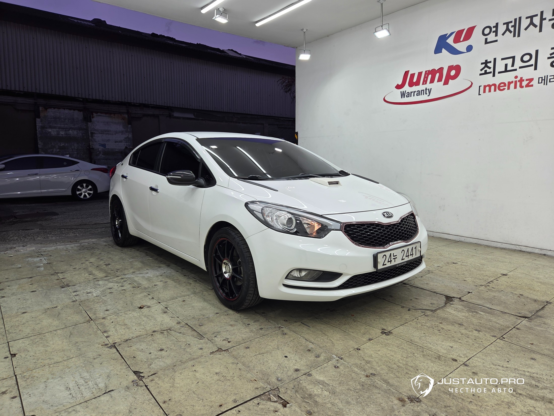 Автомобиль Kia K3