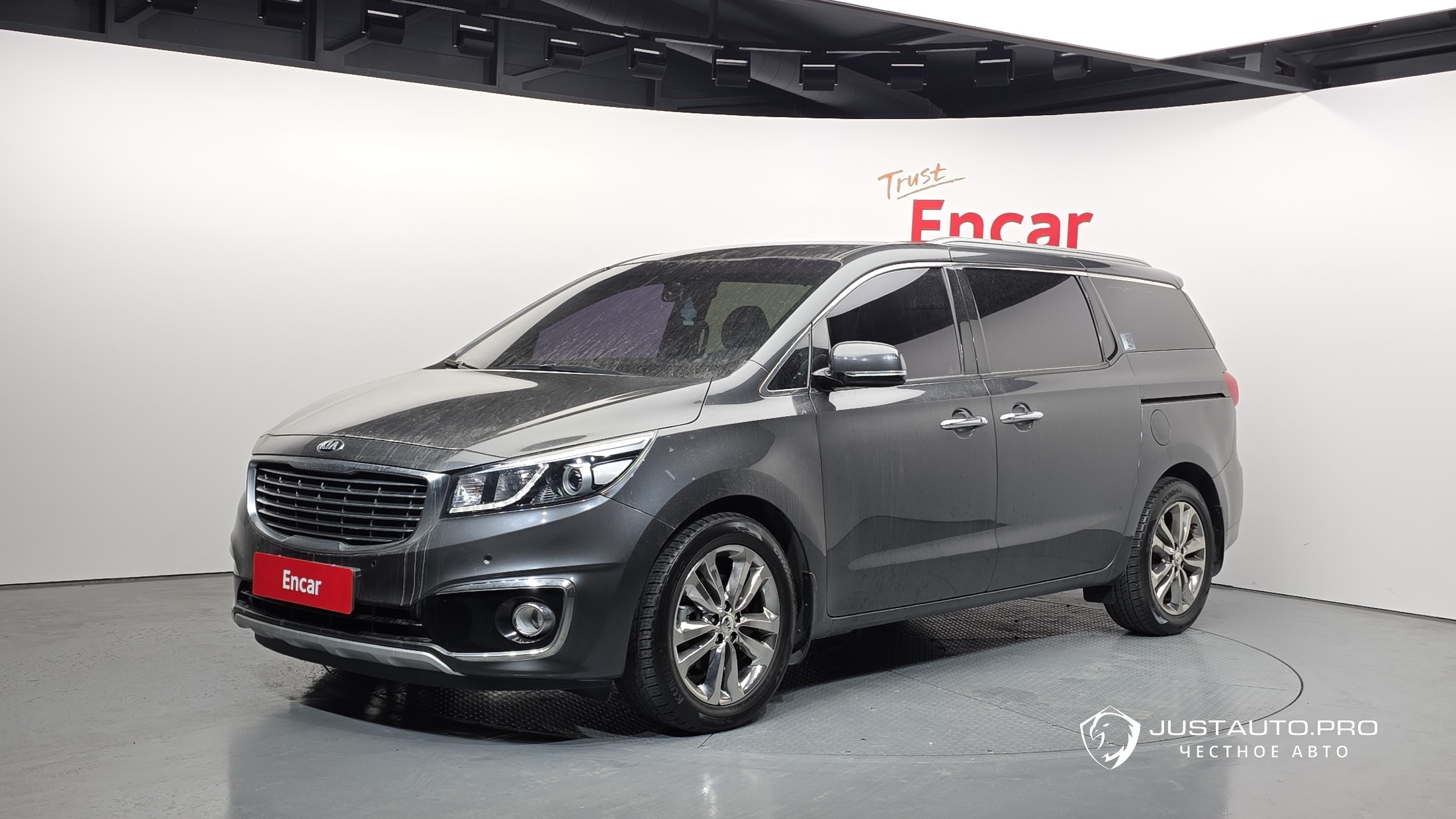 Автомобиль Kia Canival