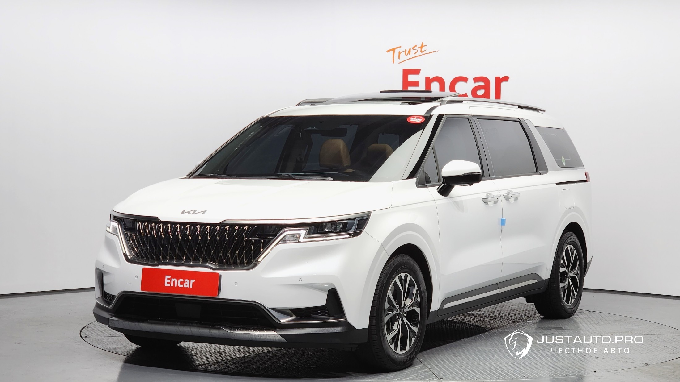 Автомобиль Kia Canival