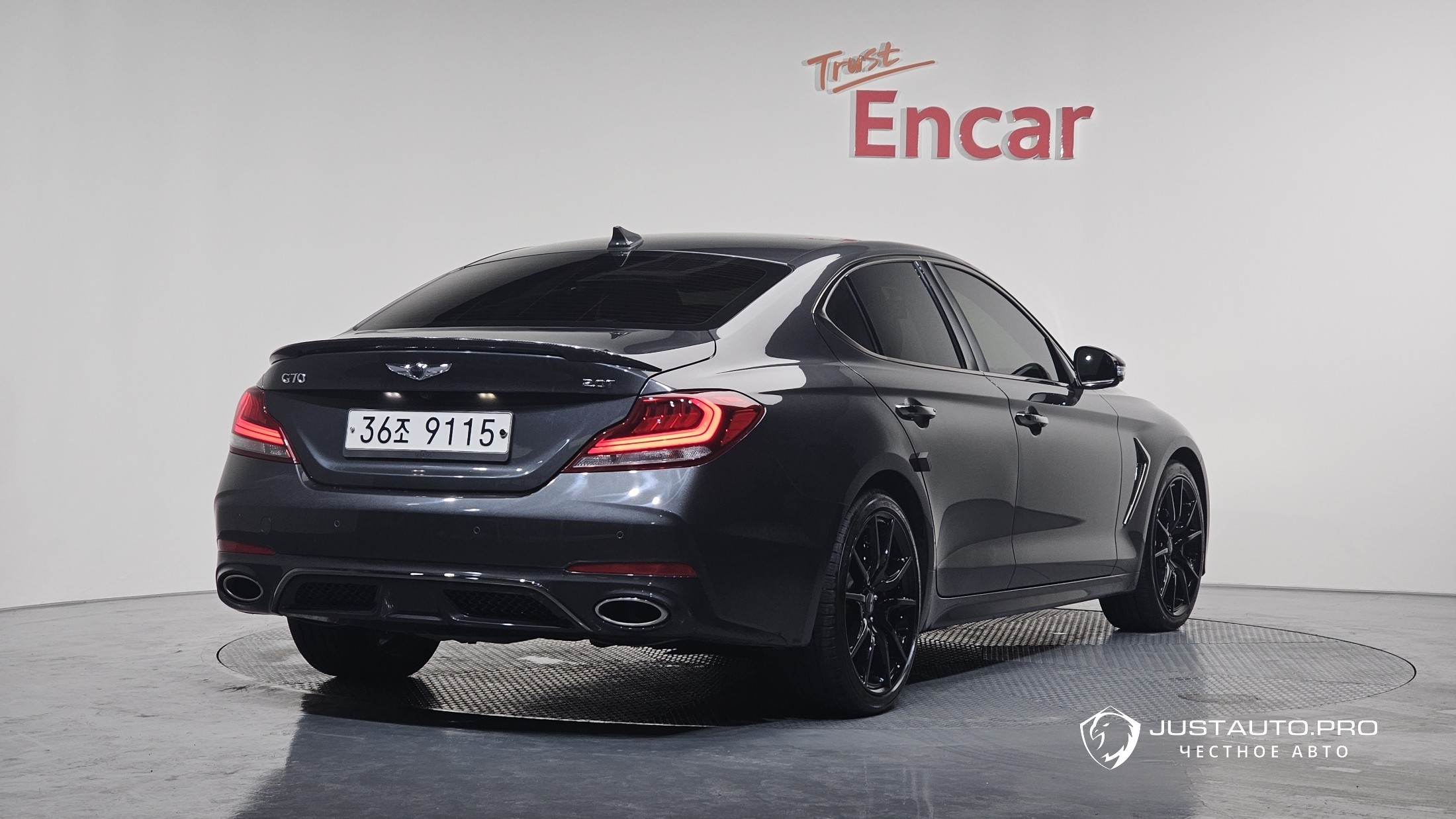 Автомобиль Genesis G70