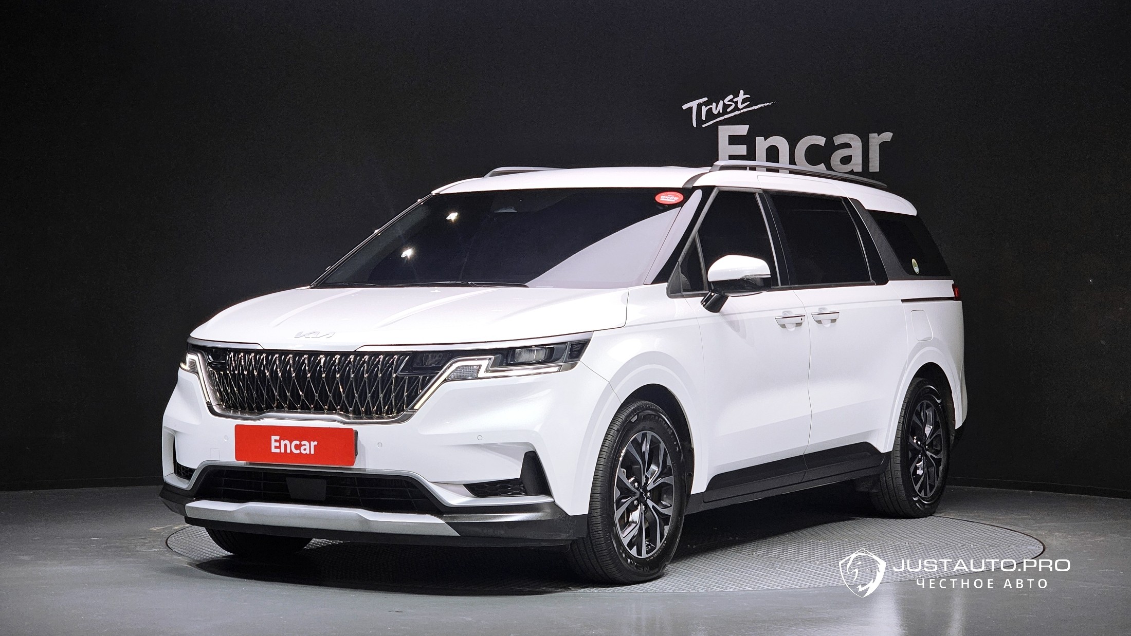 Автомобиль Kia Canival