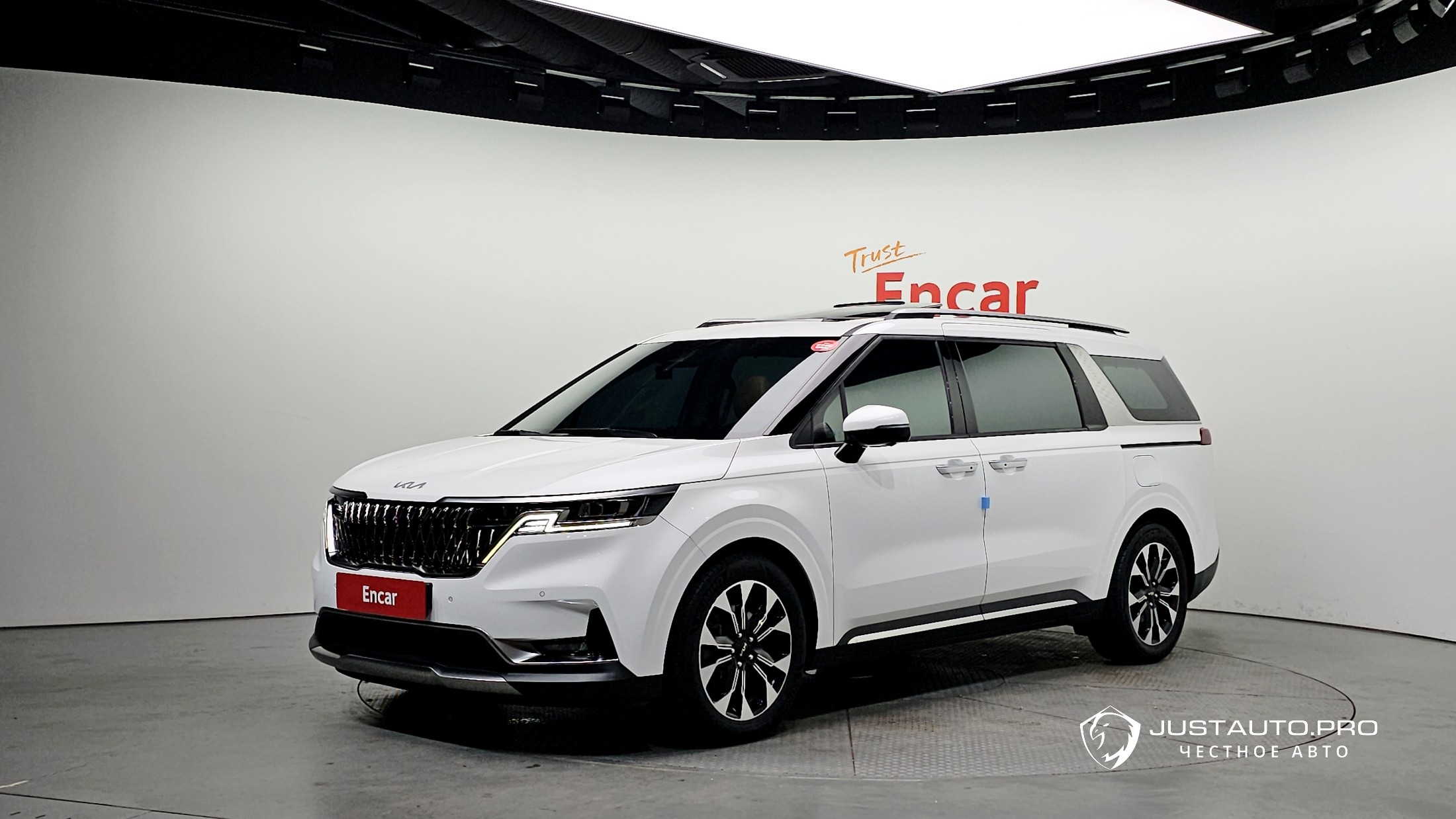 Автомобиль Kia Canival