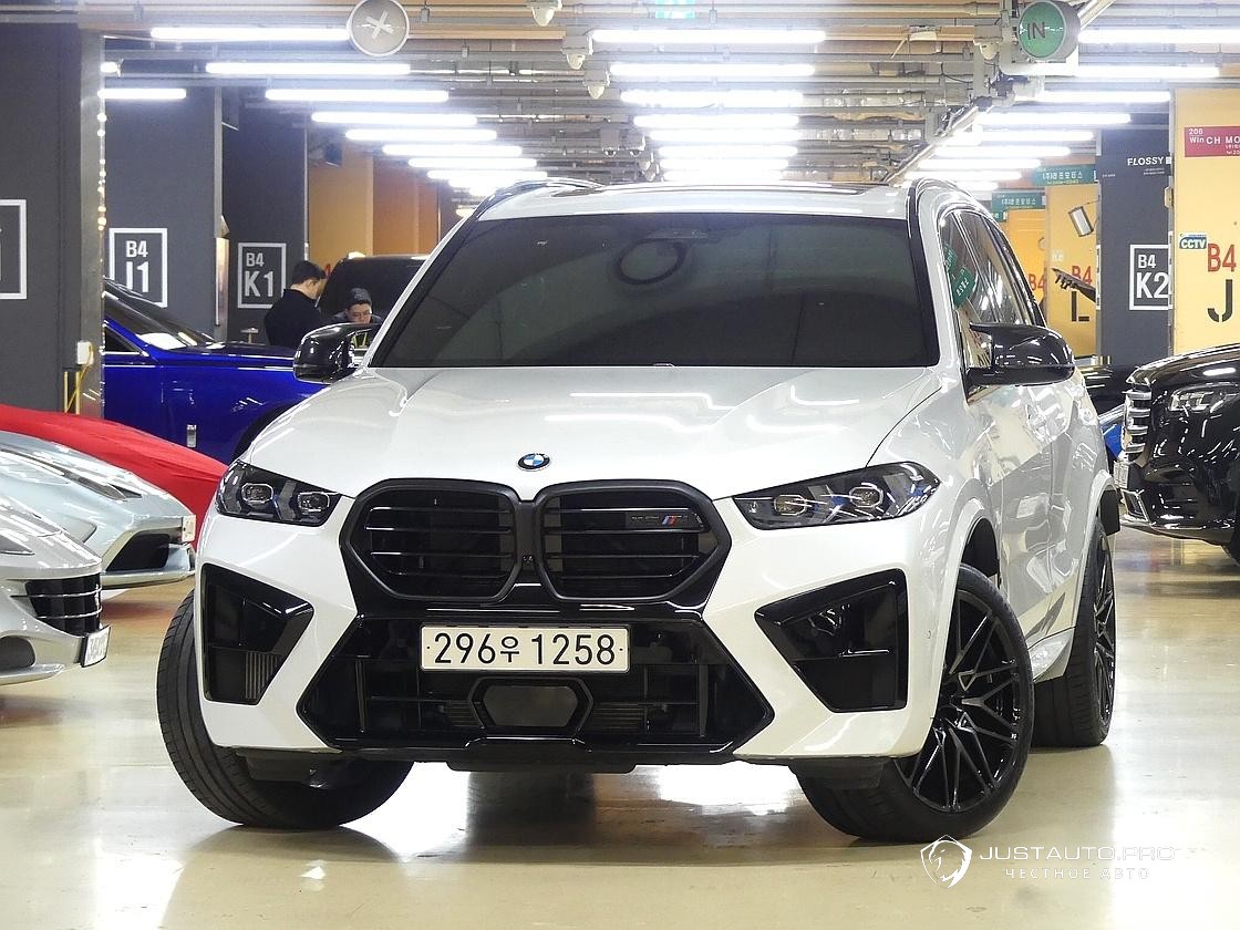 Автомобиль BMW X5M