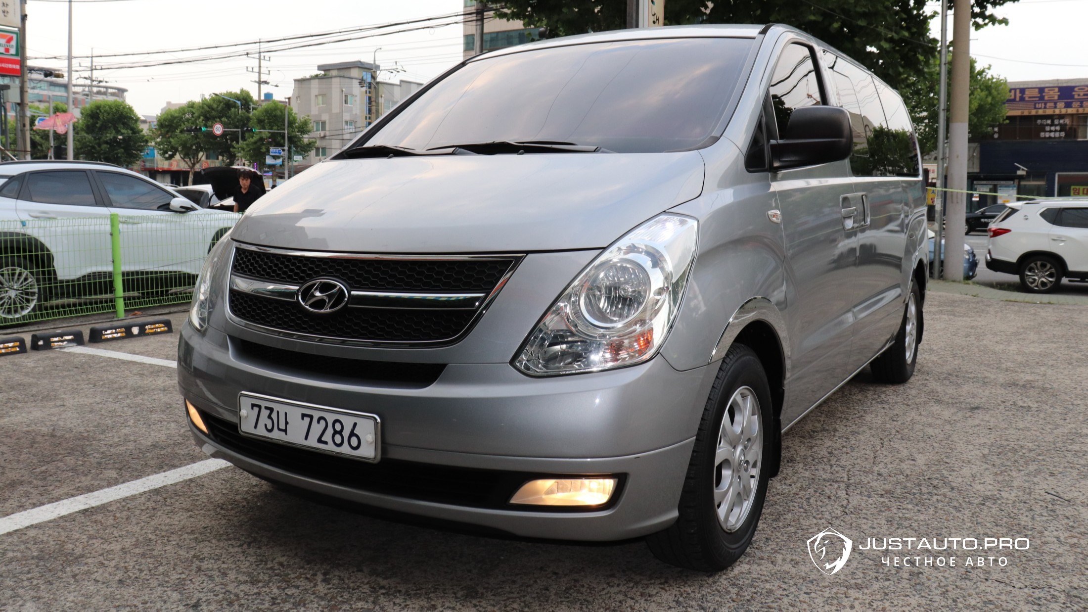 Автомобиль Hyundai Starex