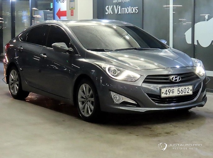 Автомобиль Hyundai i40