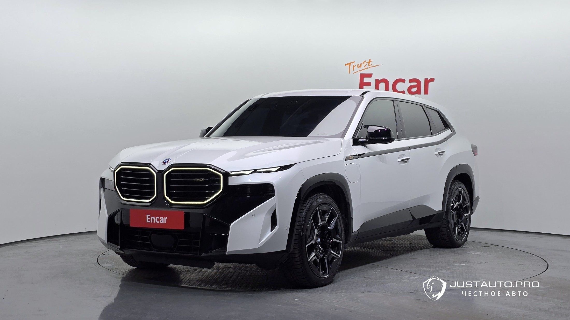 Автомобиль BMW XM