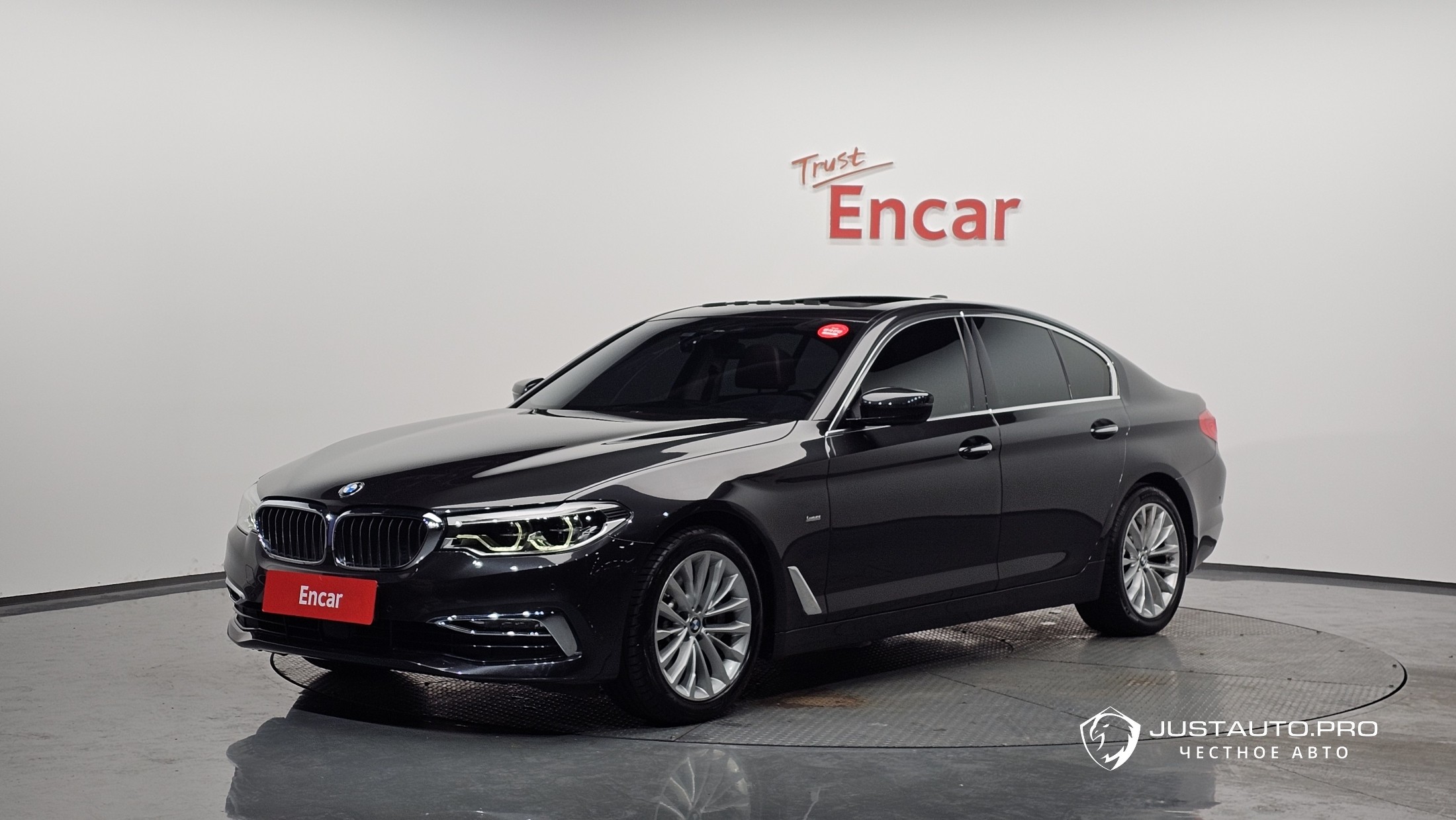 Автомобиль BMW 5-Series
